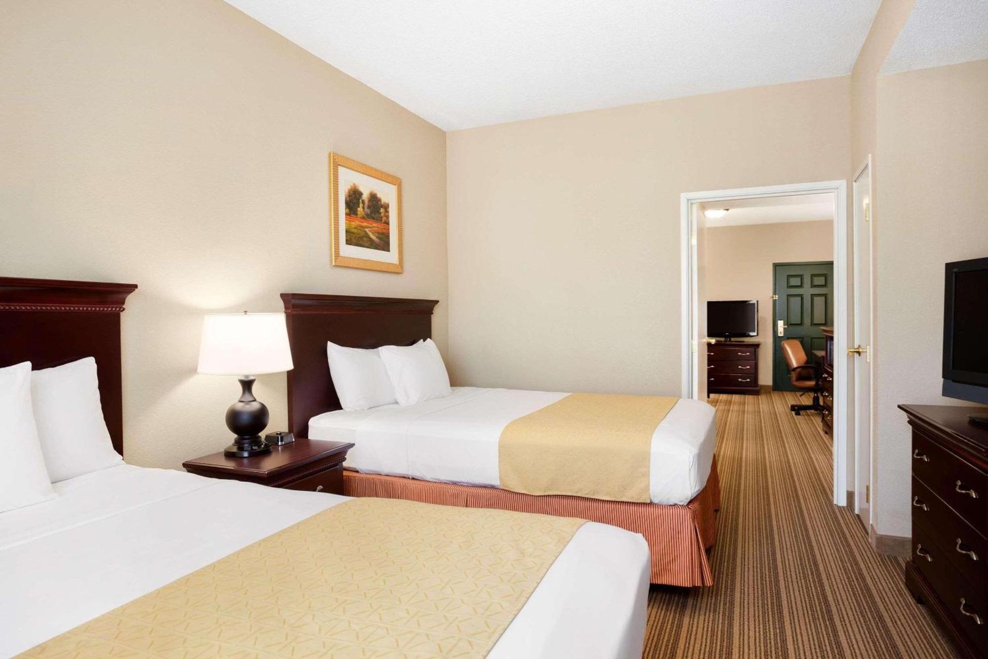 One-Bedroom Suite 2 Queen Beds Non-Smoking