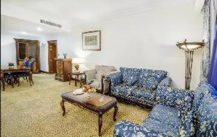 Executive One-Bedroom Suite F&B