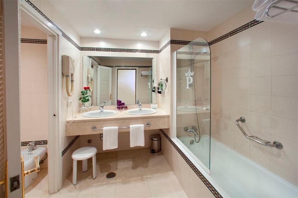 Standard Double Room,698988045:JPEG