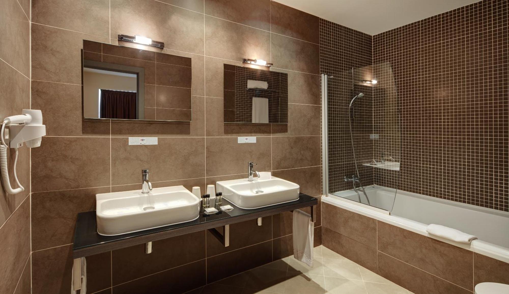 Standard Triple Room,1436414263:JPEG
