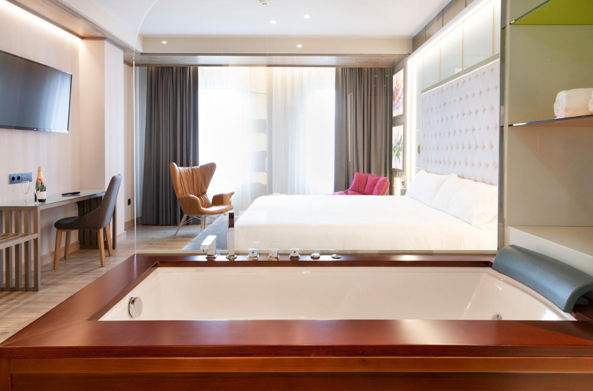 King Room Spa Bath