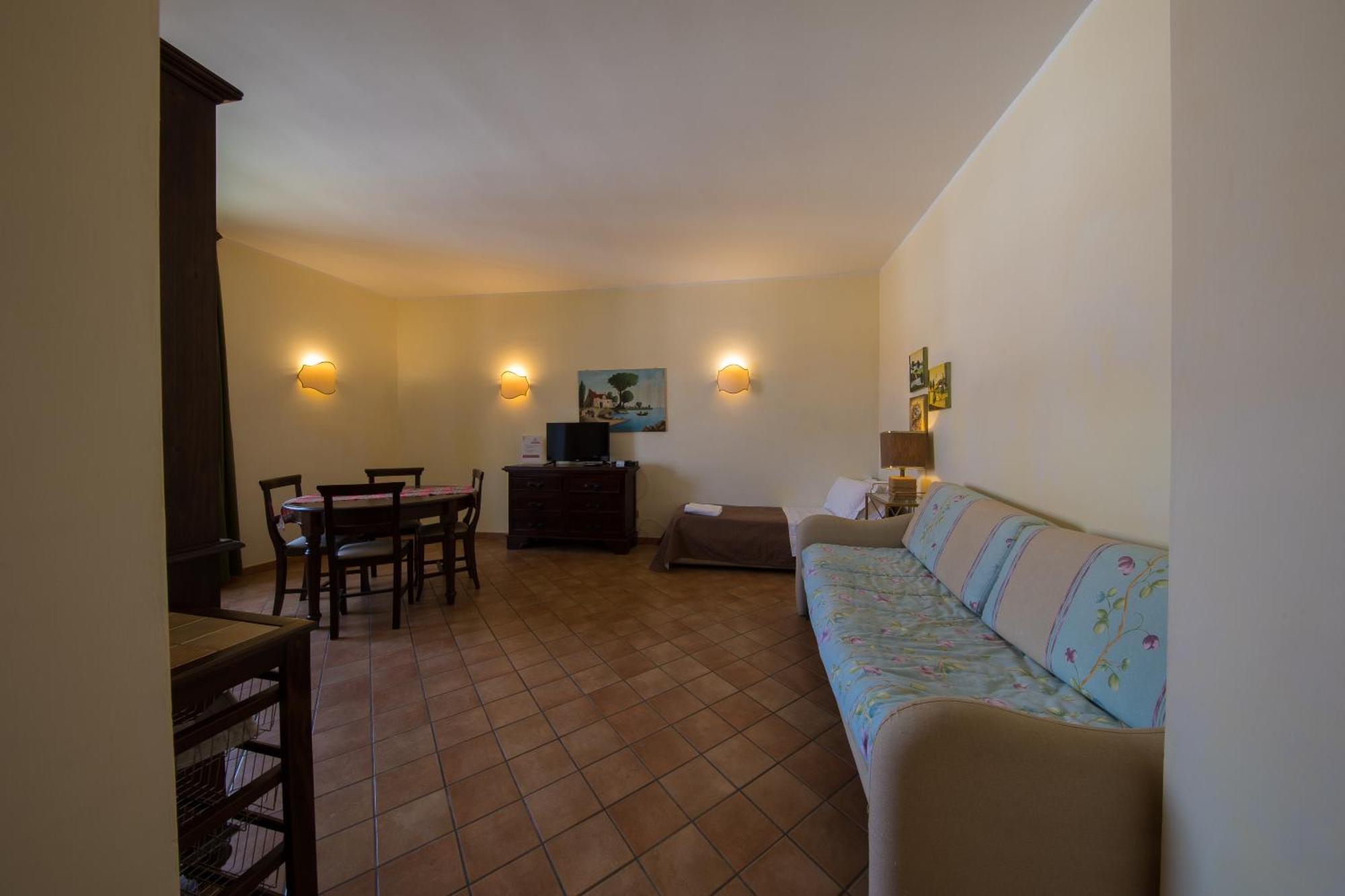One-Bedroom Apartment Annex,1437106045:JPEG