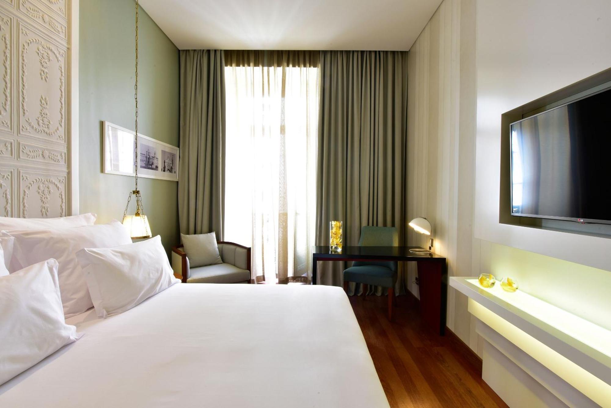 Classic Double Room King Size Bed,1437107998:JPEG