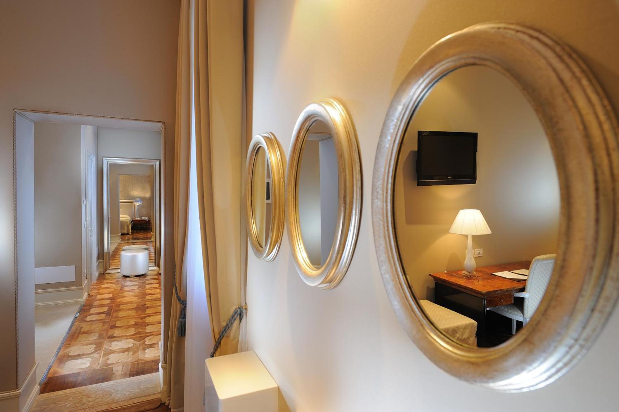 Junior Suite Canal View