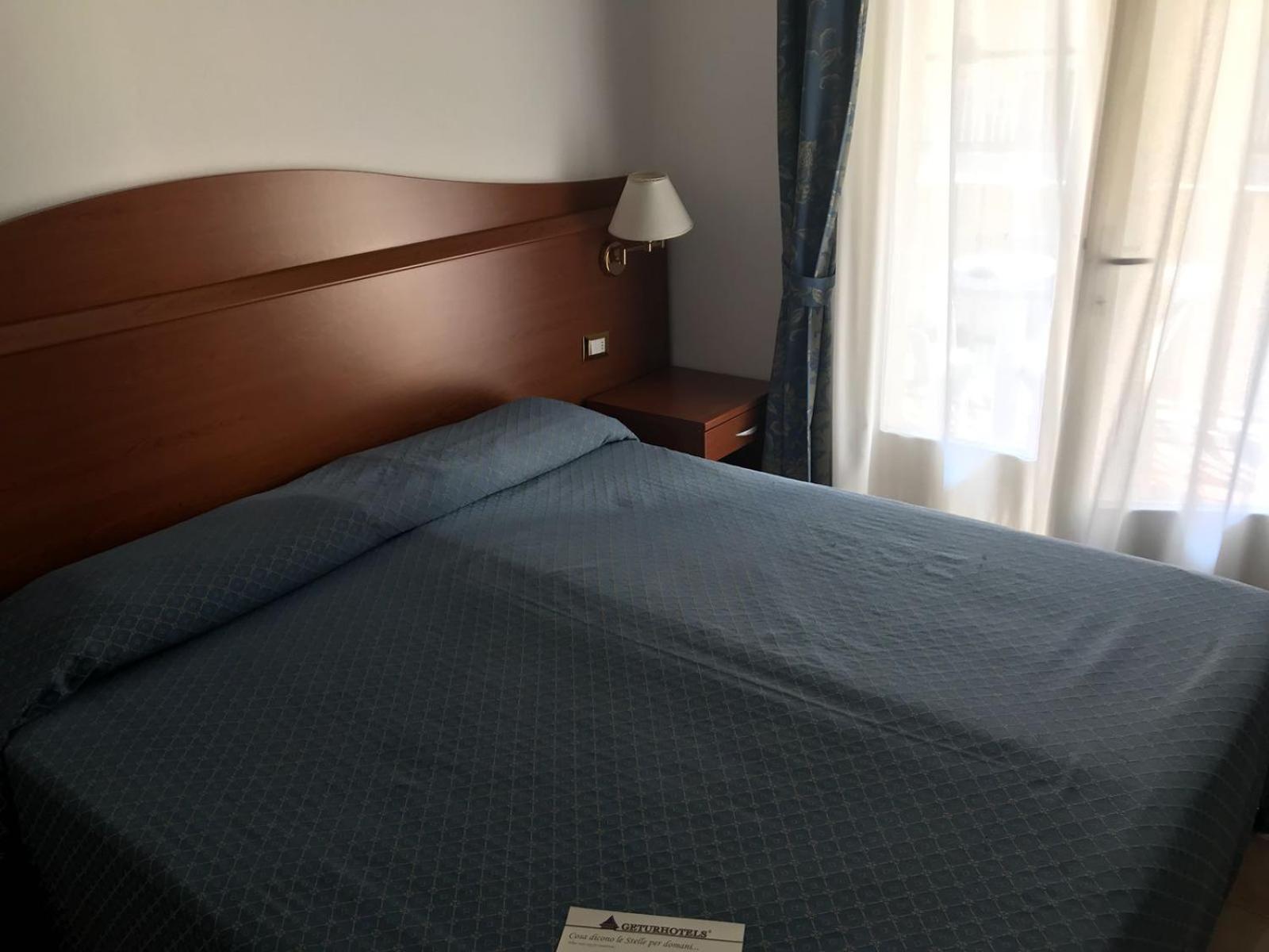 Double or Twin Room Sea View,1438156054:JPEG