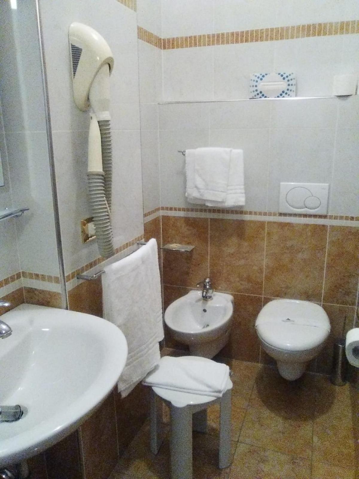 Double or Twin Room,1438153993:JPEG