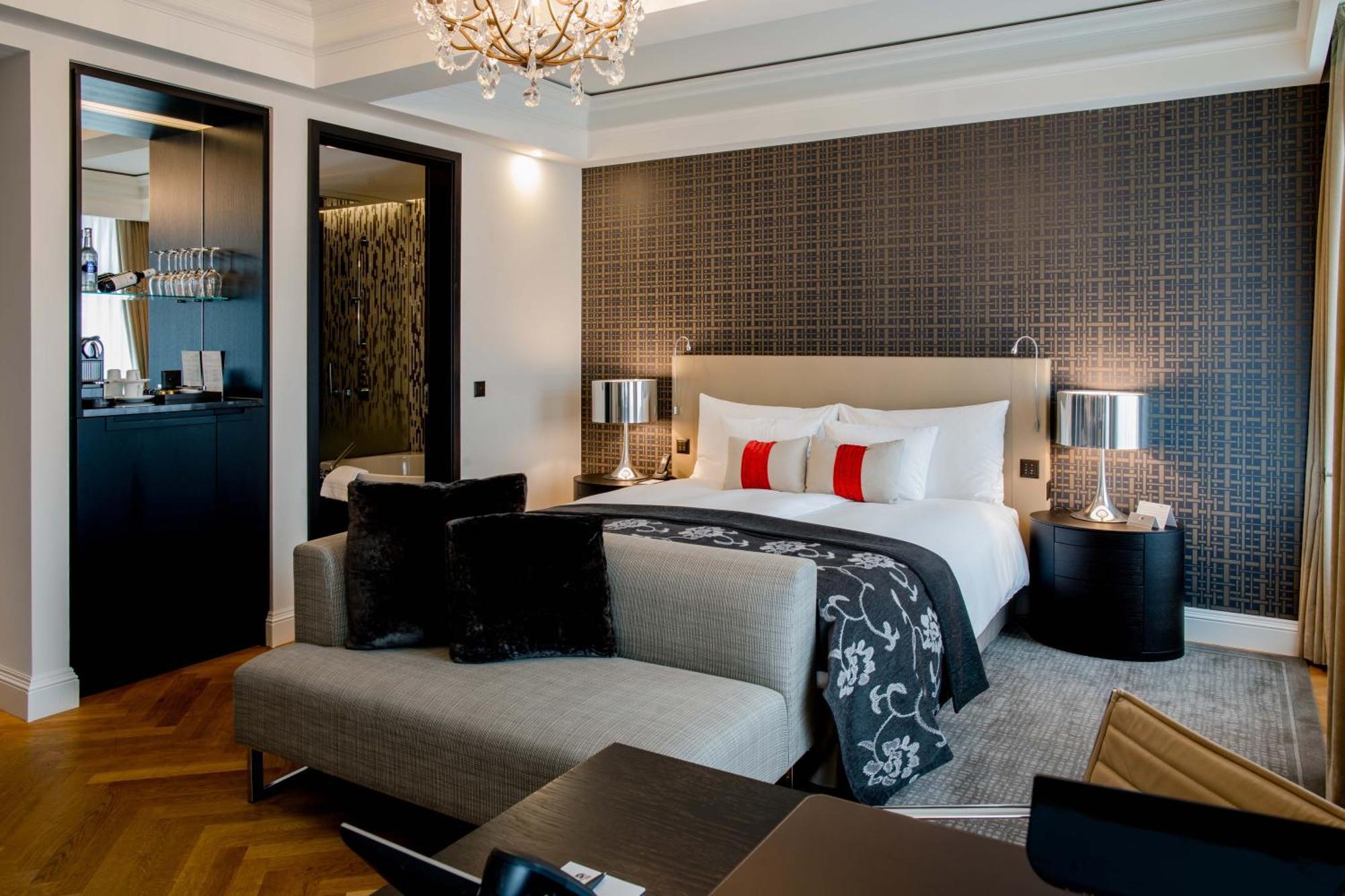 Luxury Living Studio Kitchenette,1438415161:JPEG