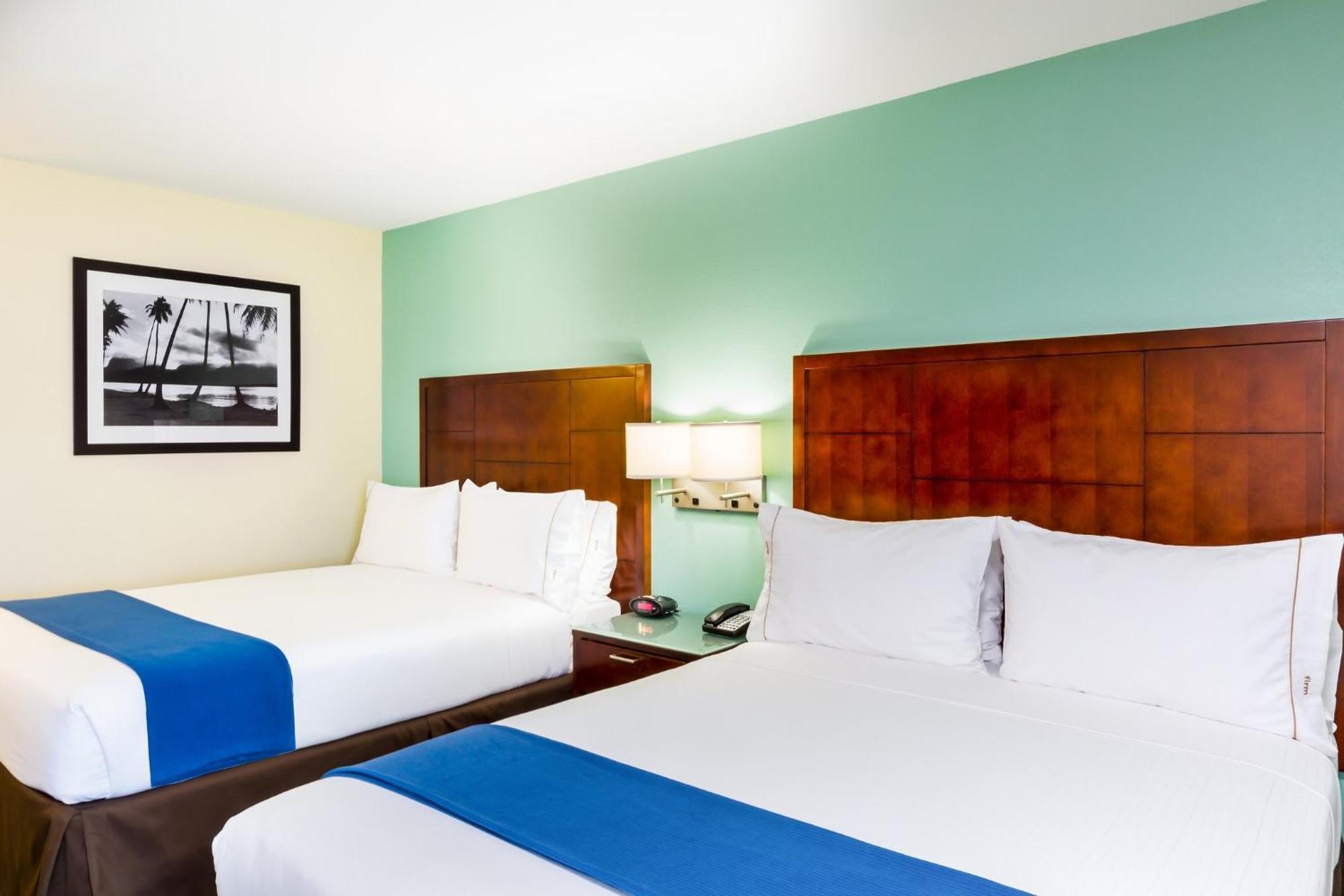 Queen Room Two Queen Beds
