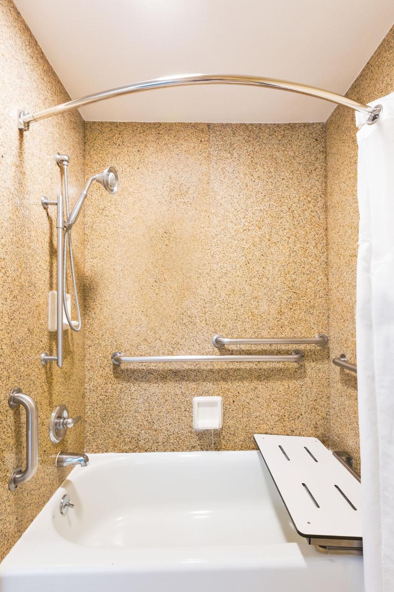 King Room Mobility Access or Roll Shower Non-Smoking