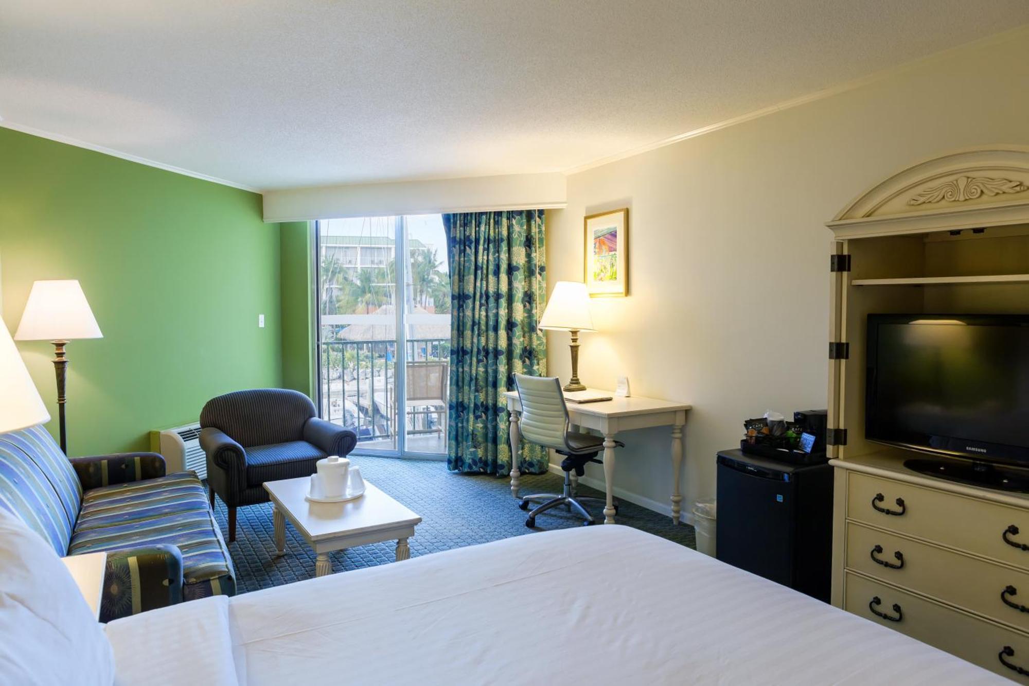 Premium King Room with Balcony and Marina View,1438784044:JPEG