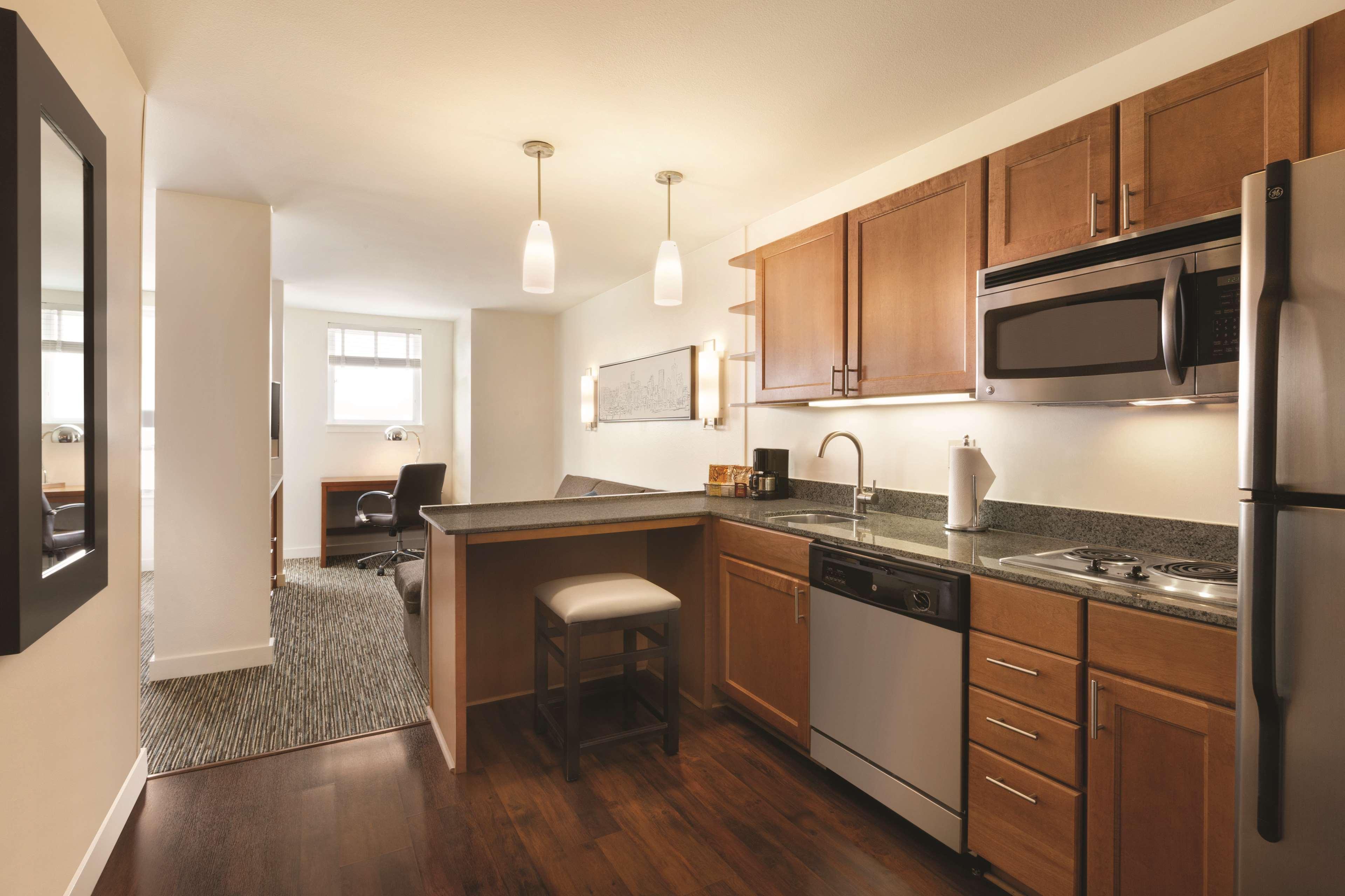 Studio Suite with Mountain View