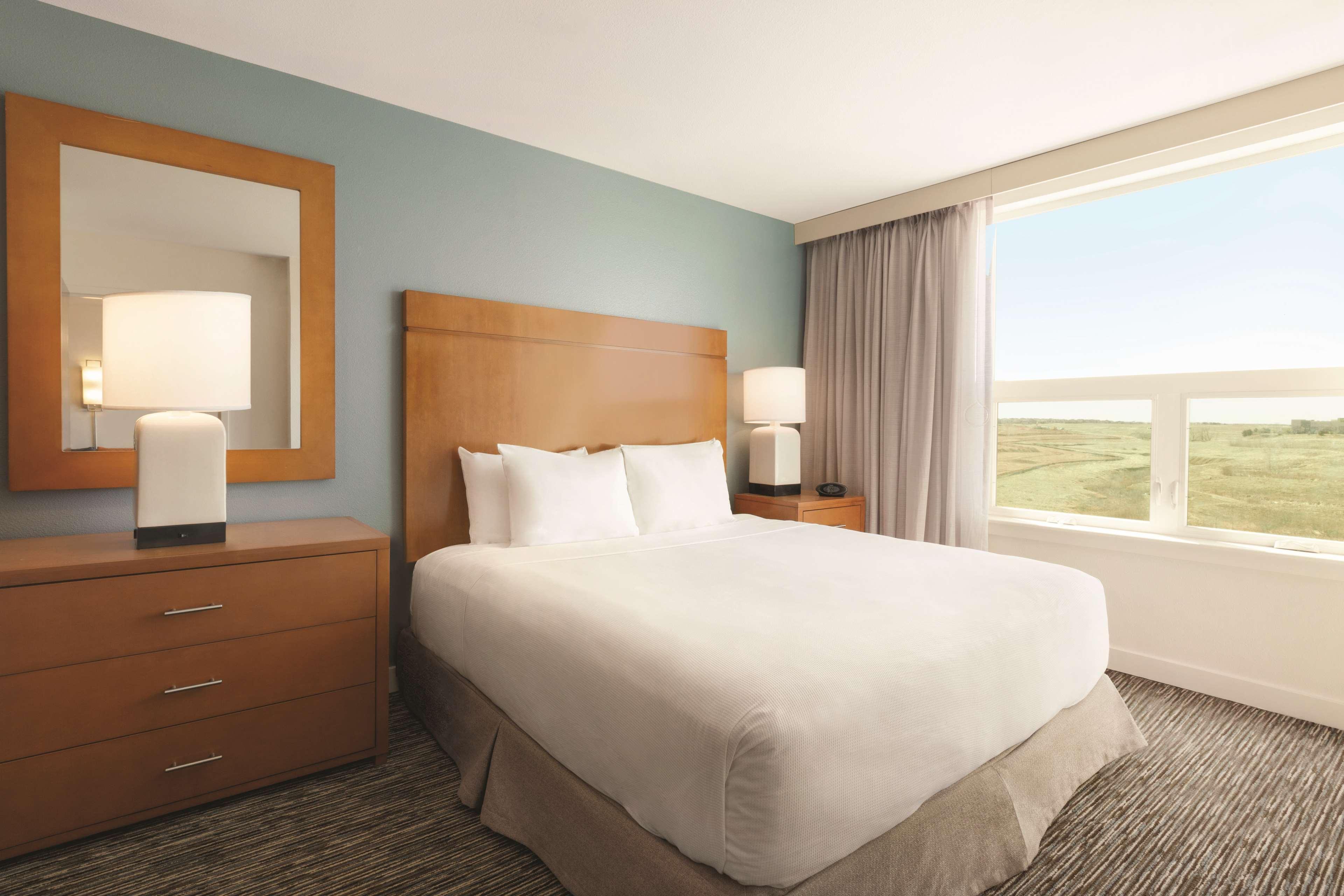 One-Bedroom King Suite with Accessible Tub - Disability Access