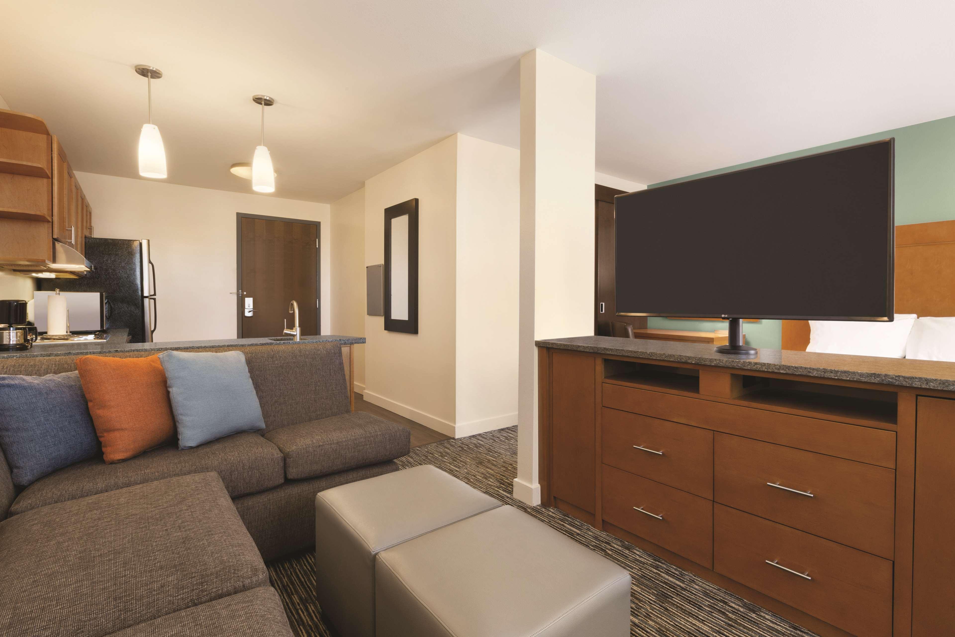 King Studio Suite