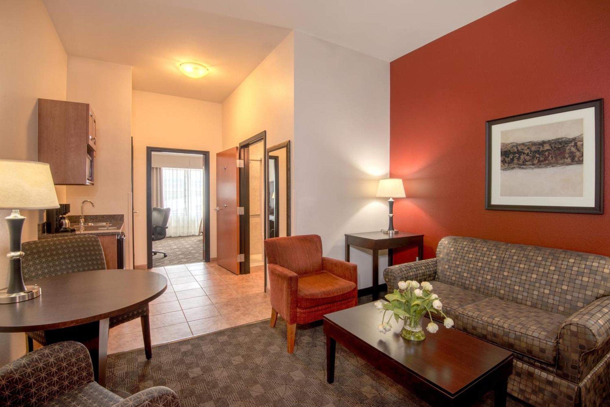 One-Bedroom King Suite Communications Accessible Roll Shower