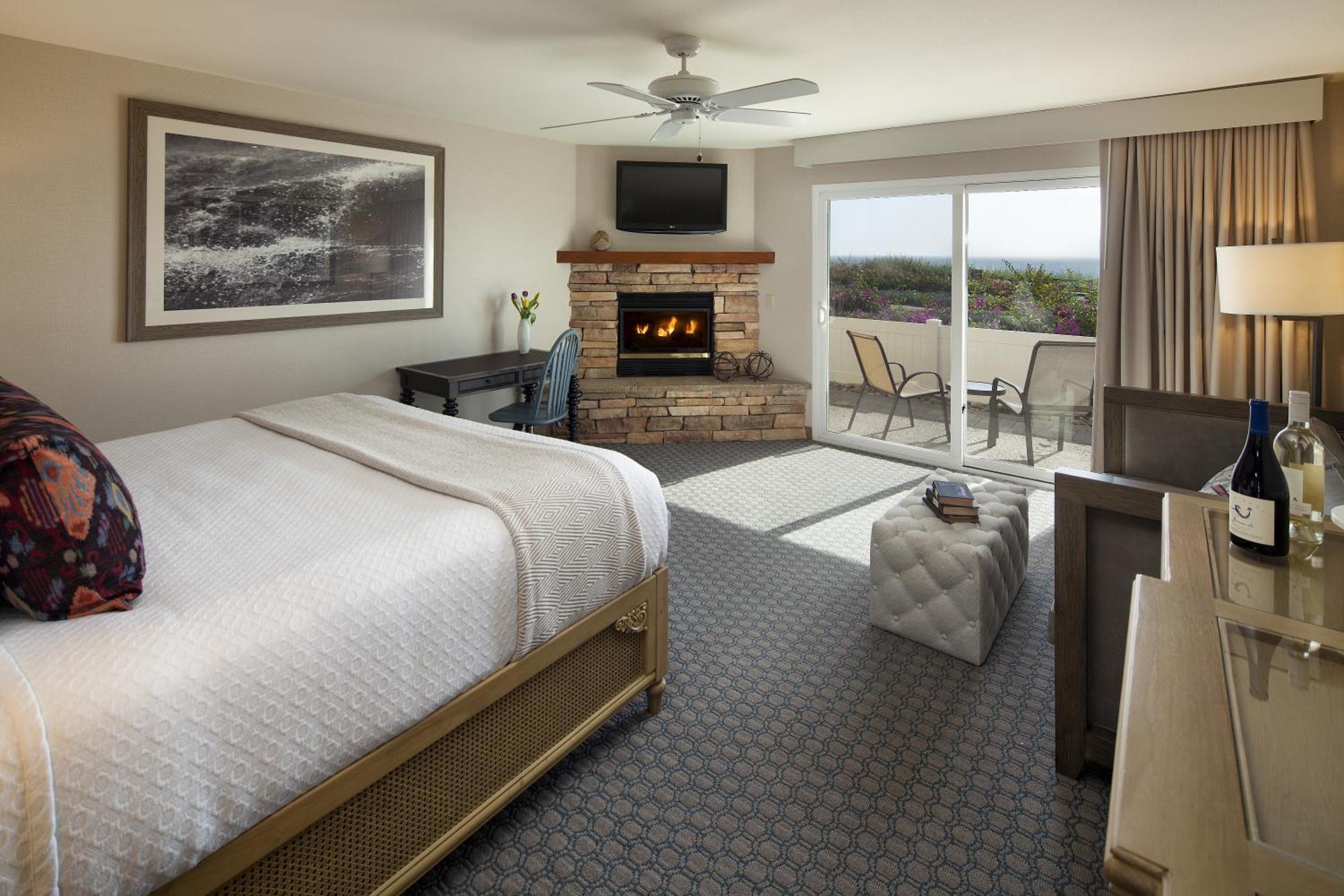 King Room Ocean View & Fireplace