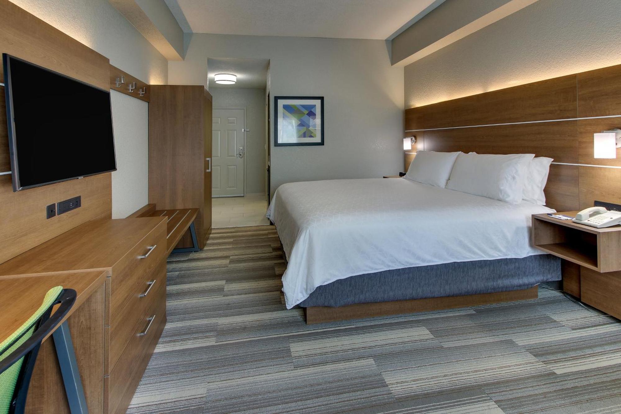 Standard King Room