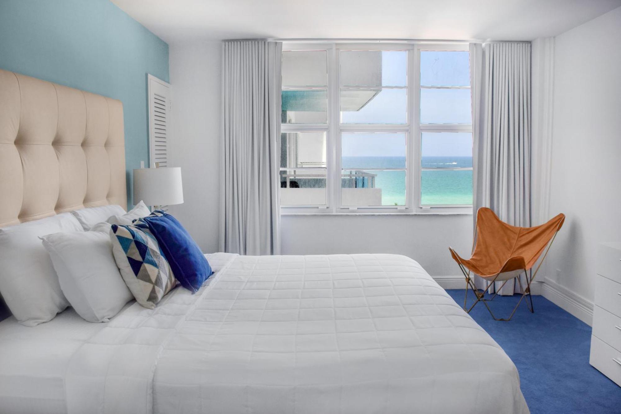 Deluxe Oceanview Suite 1 Bedroom & 15 Bath Kitchen