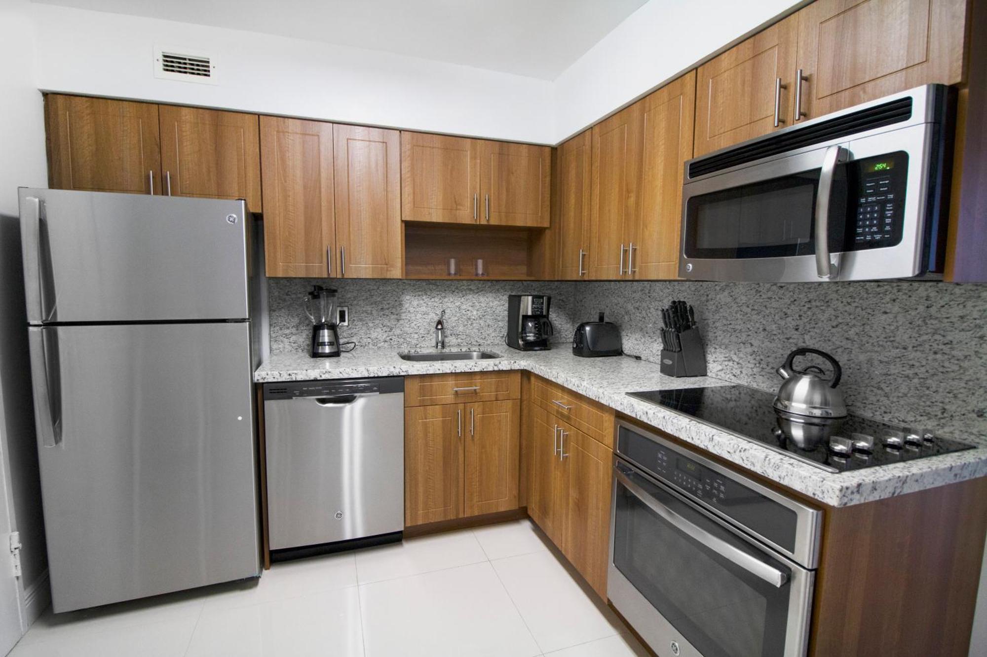 Deluxe Cityview Suite 1 Bedroom & 15 Bath Balcony