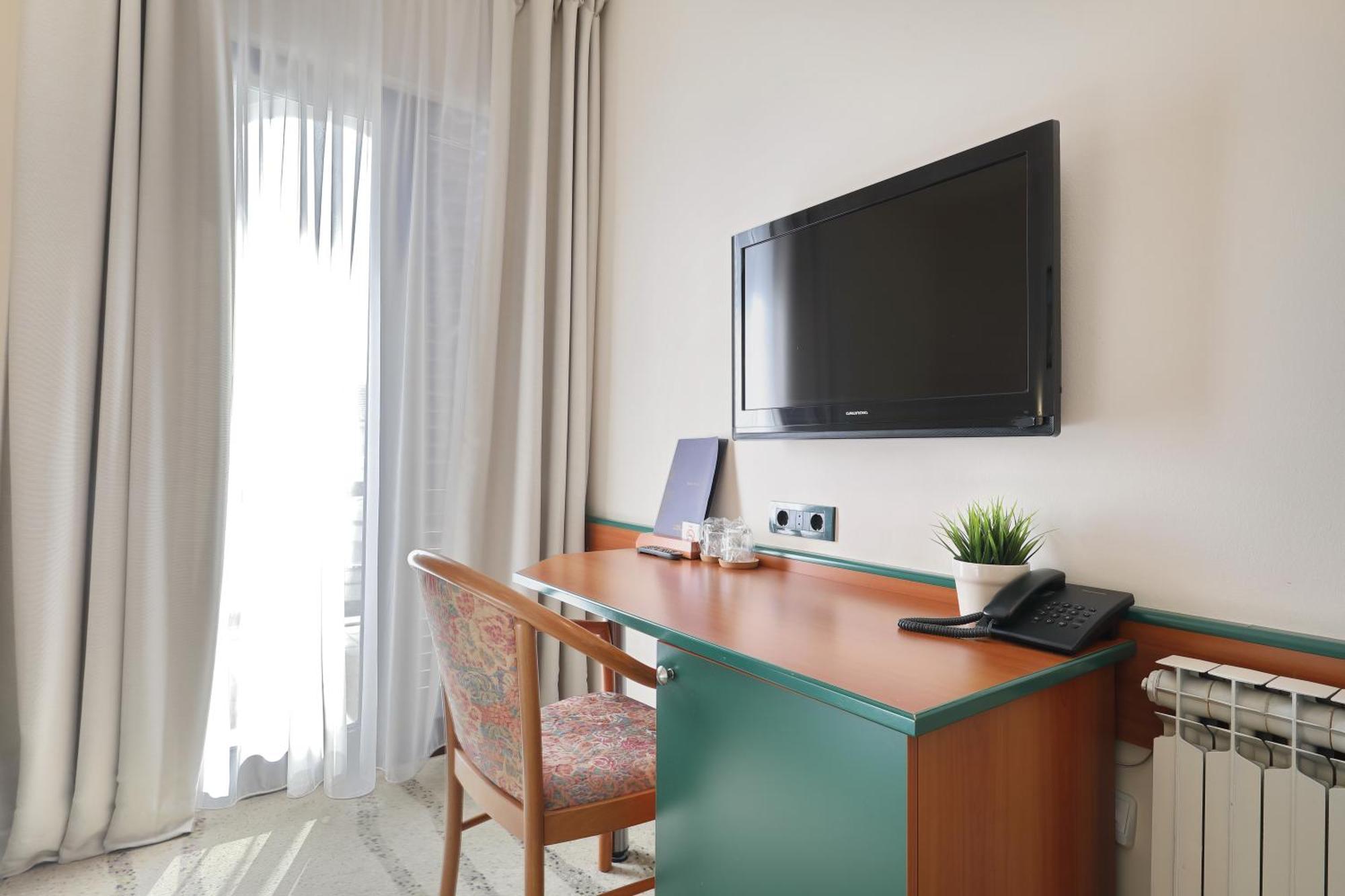 Standard Double or Twin Room Balcony