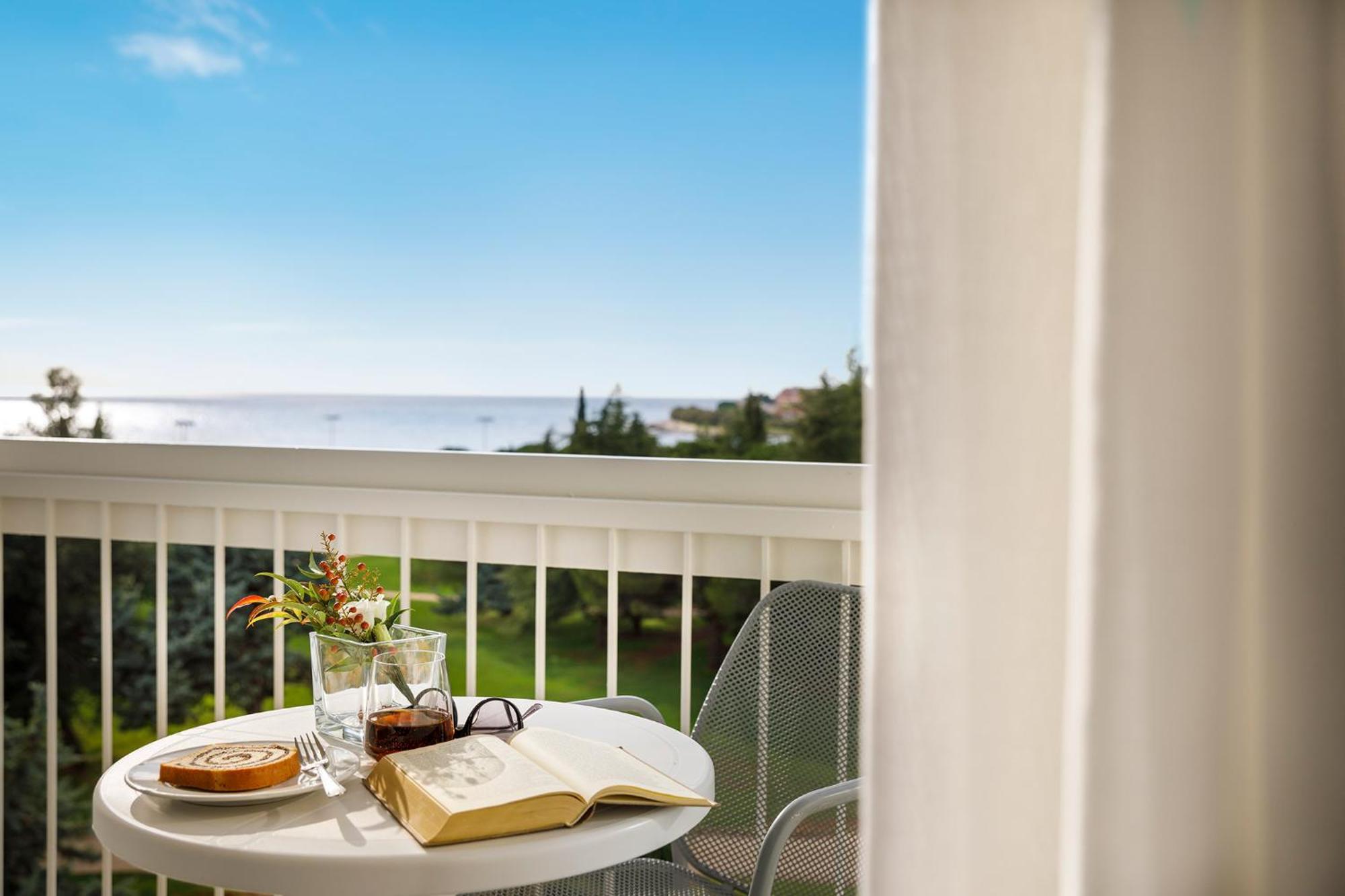 Double Room with Seaside Balcony,1440580624:JPEG