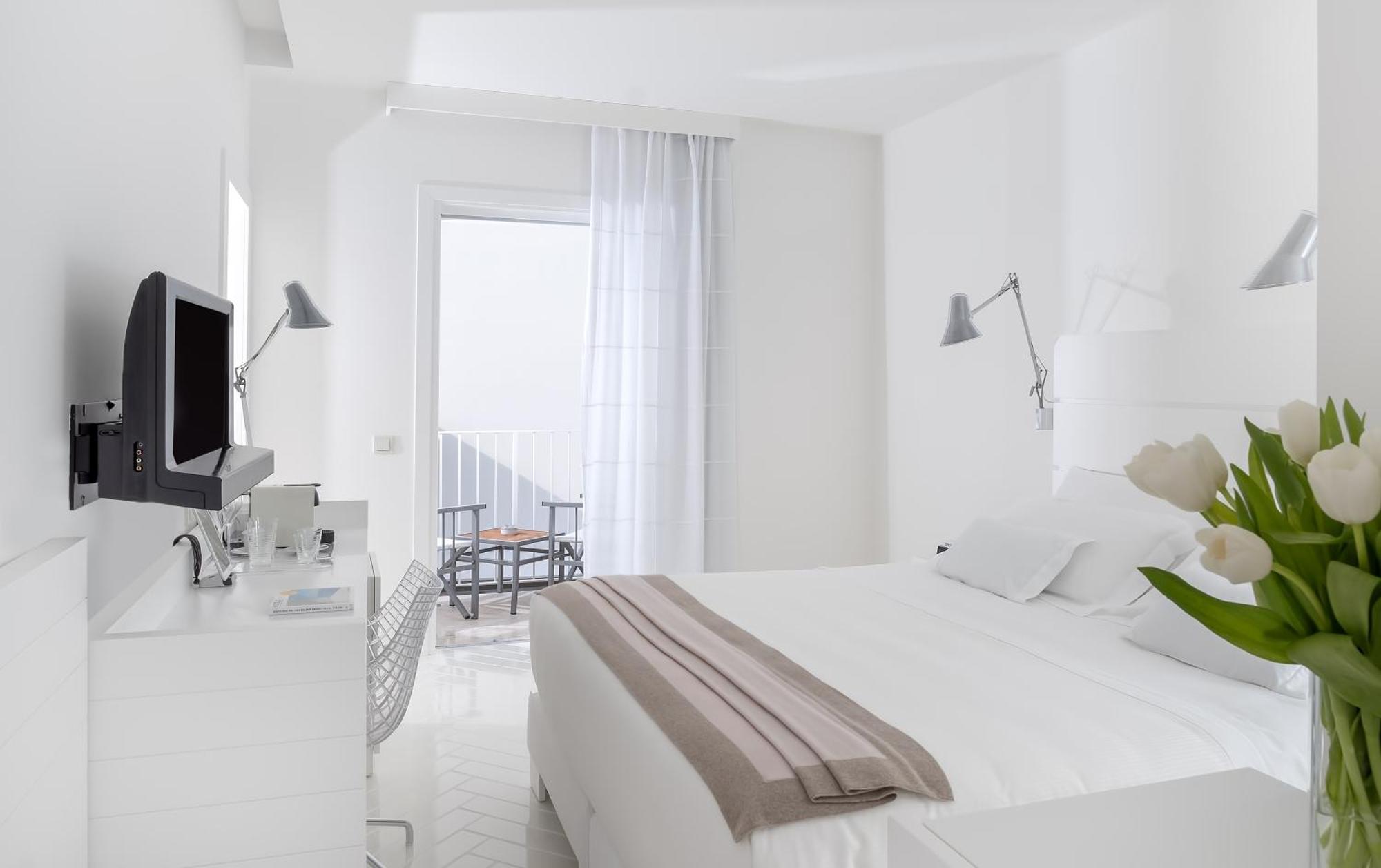 Classic Double or Twin Room Partial Sea View