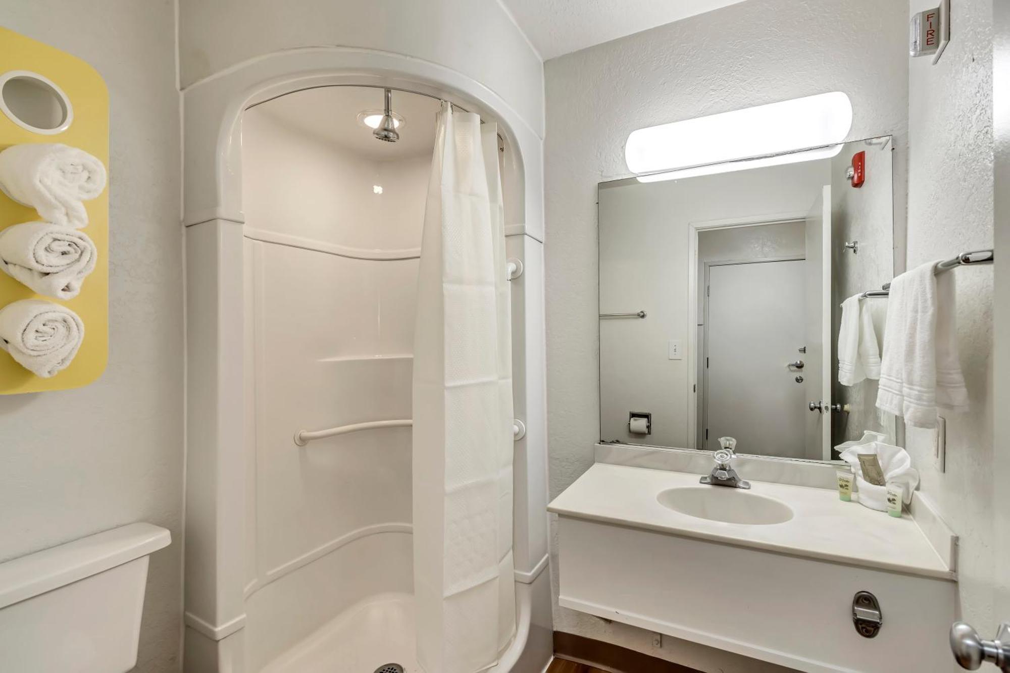 Quadruple Room Disability Access Non-Smoking,1739406258:JPEG