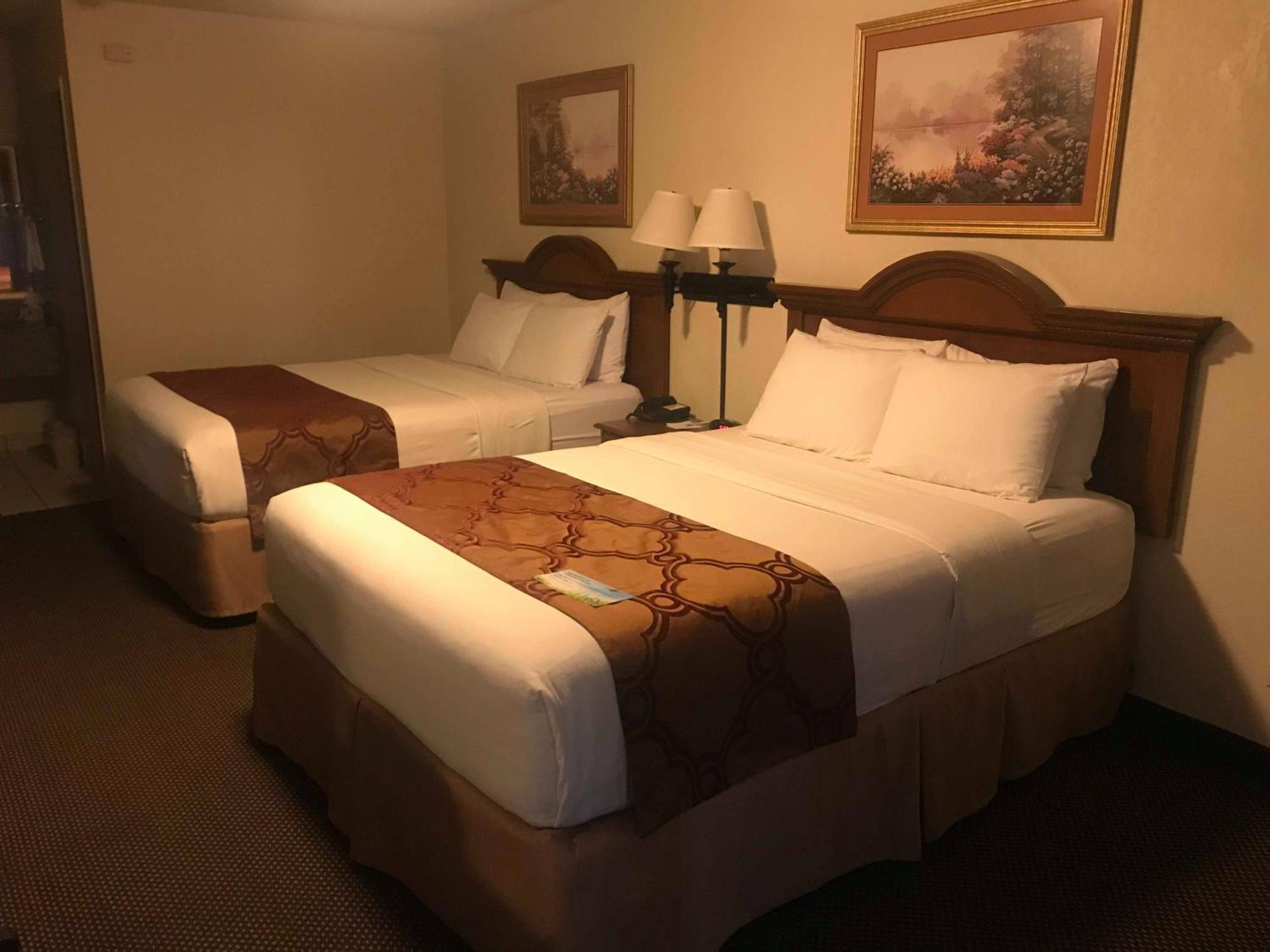 Queen Room Two Queen Beds Non-Smoking