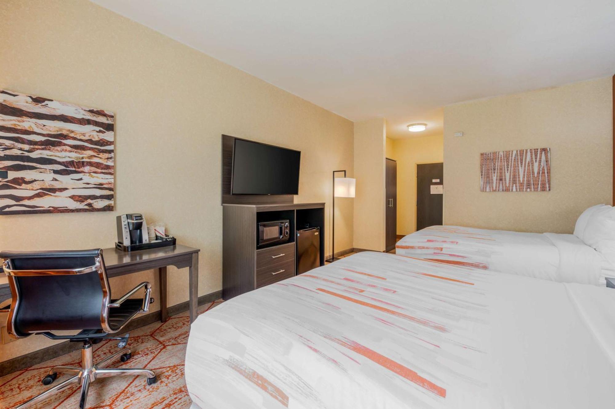 Queen Room with Two Queen Beds and Communication Assistance