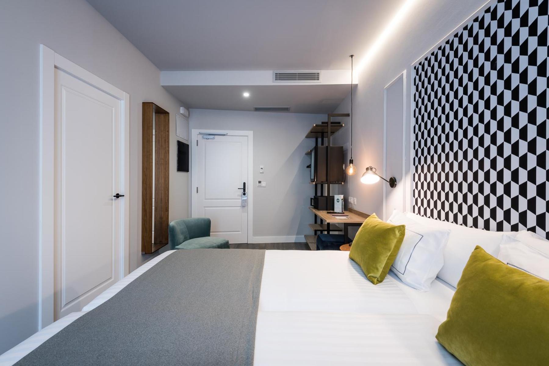 Twin Room,1443977482:JPEG