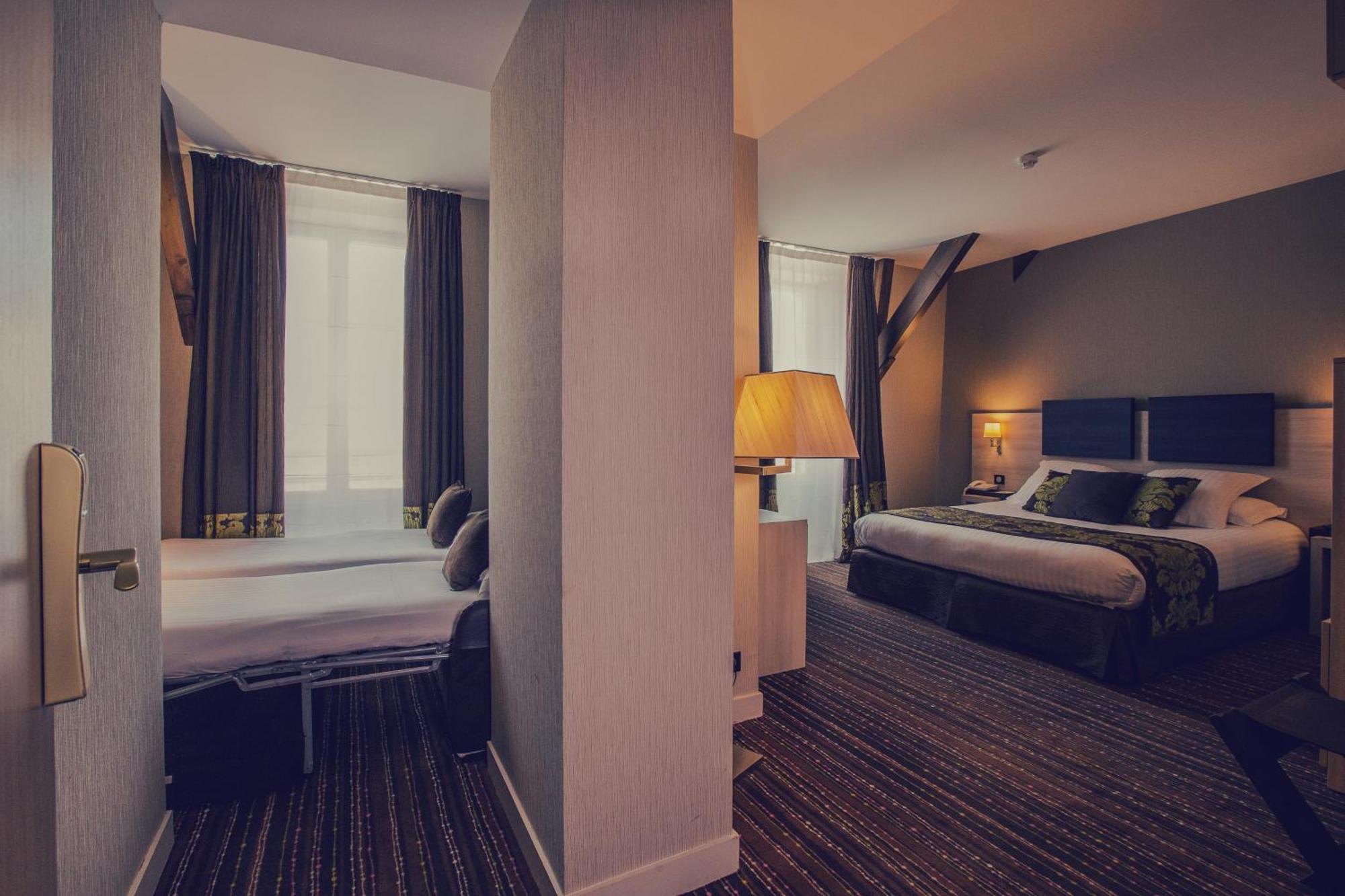 Executive King Suite Living Room