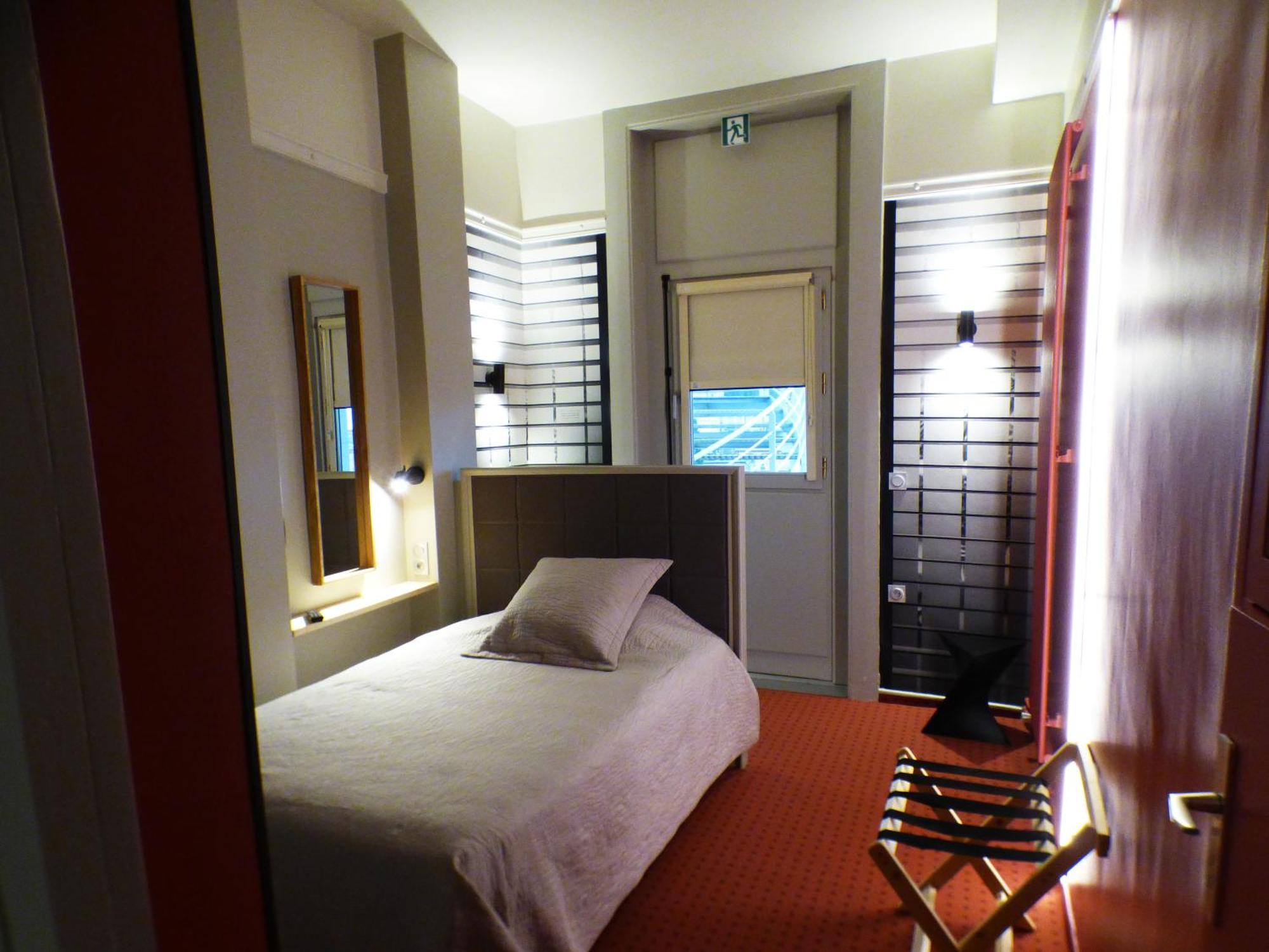 Standard Single Room,1444992070:JPEG