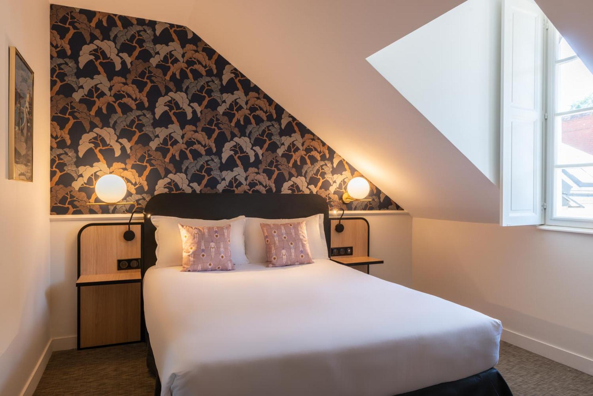Small Double Room,1445013835:JPEG