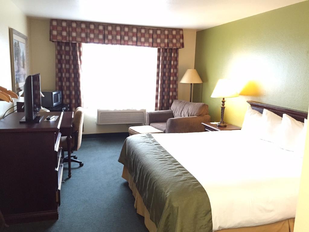 King Room - Mobility Access/Non-Smoking