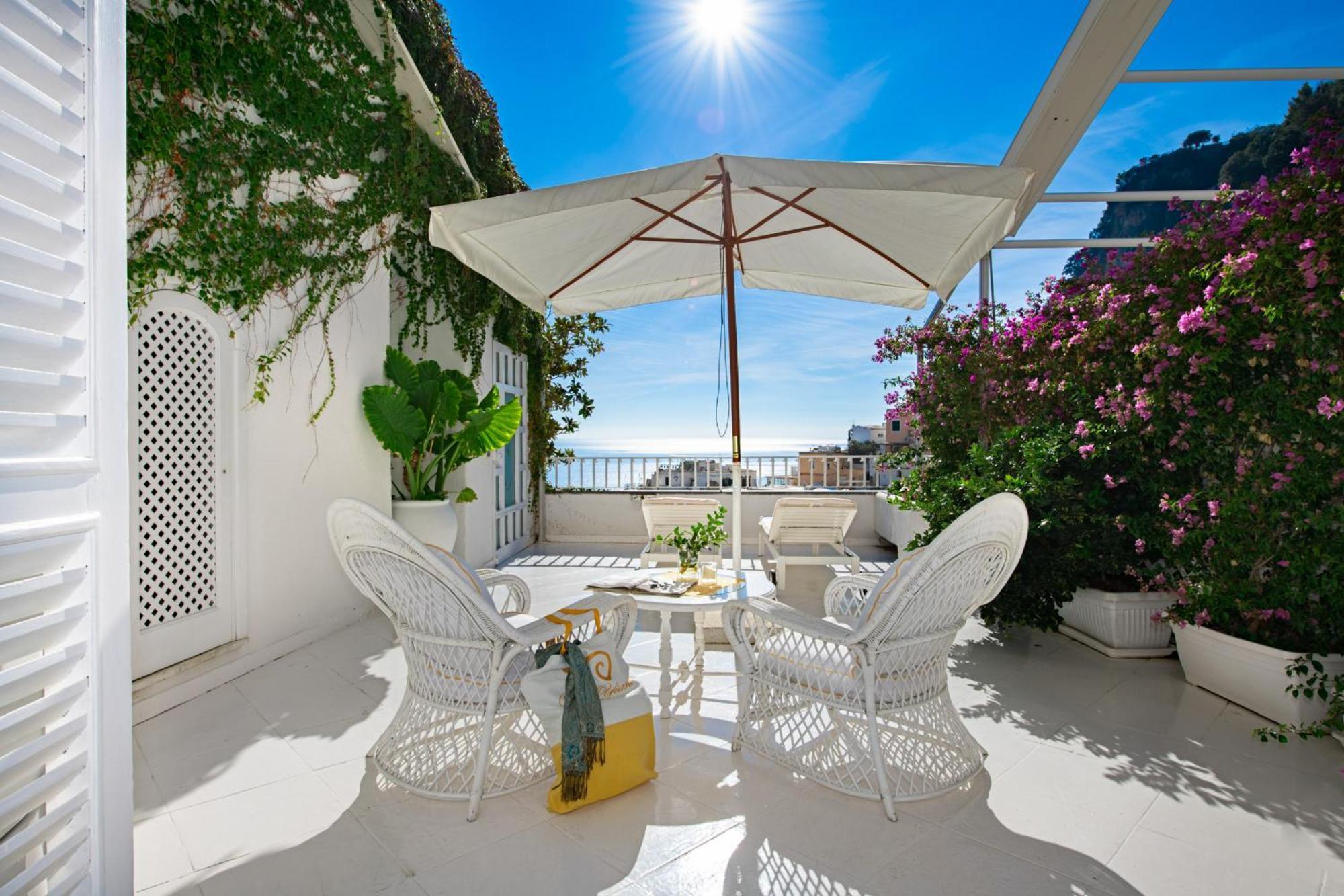 Double Room Terrace Hot Tub Sea View