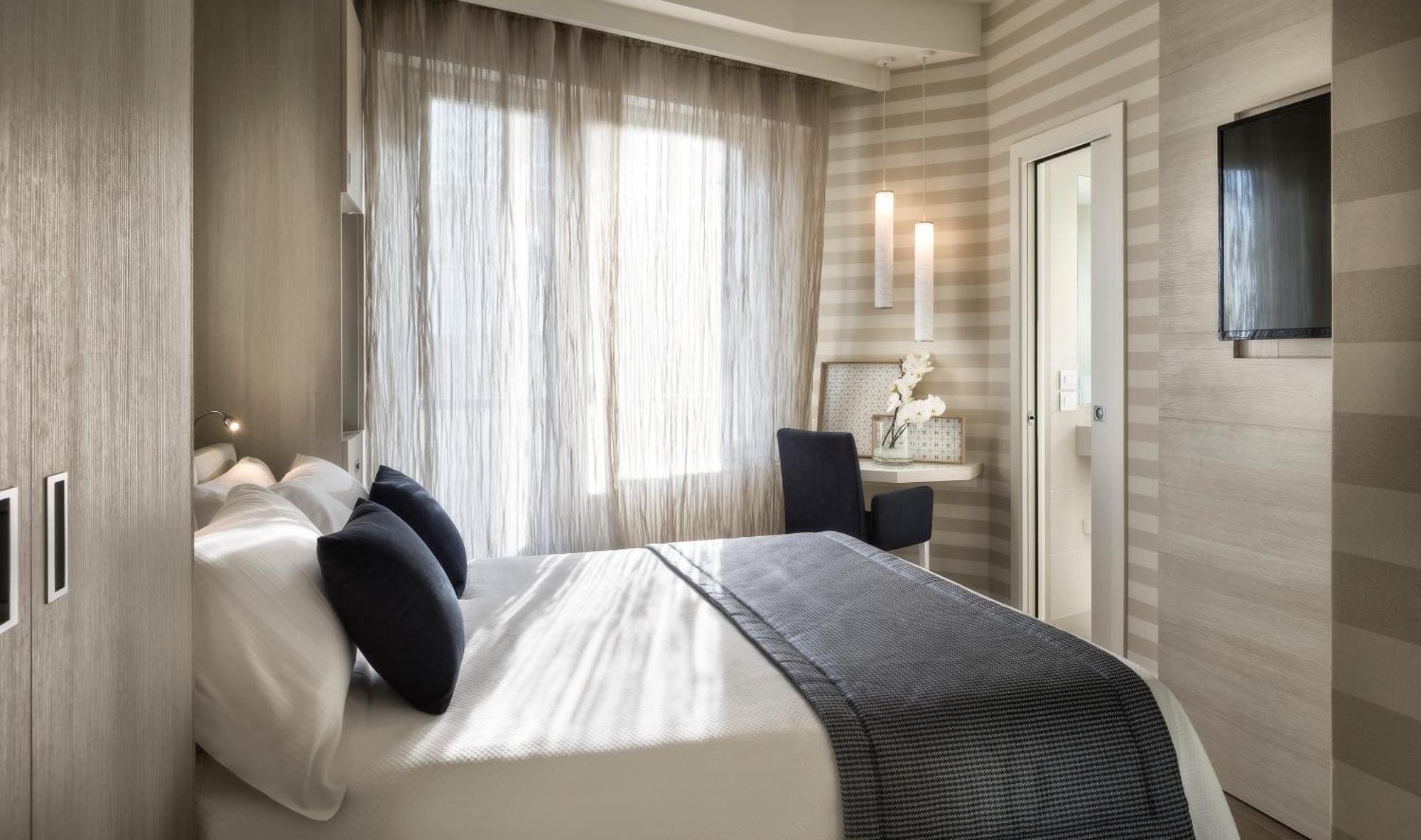 Standard Double or Twin Room,405430863:JPEG