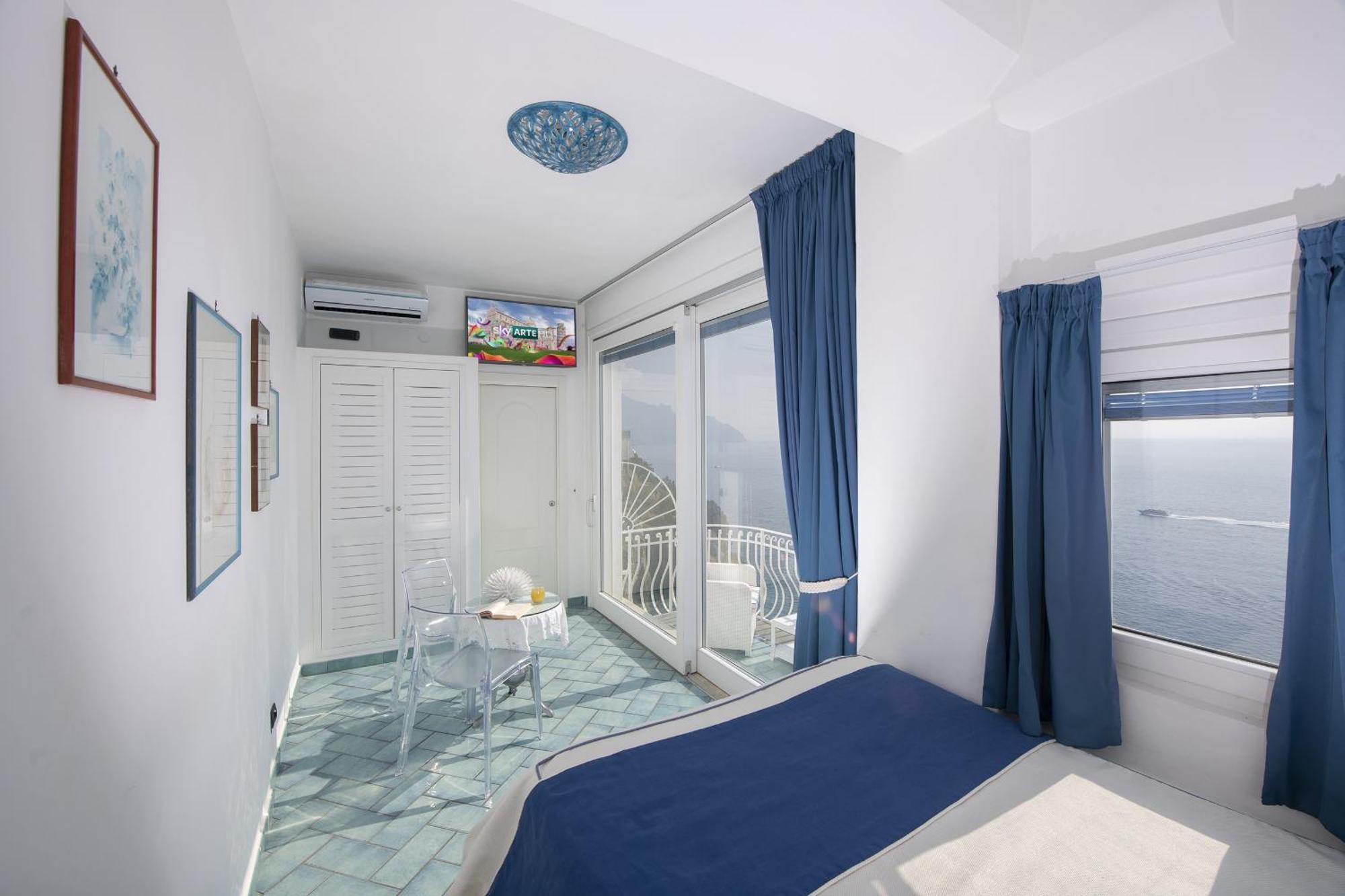 Junior Suite with Sea View and Spa Bath,1215990307:JPEG