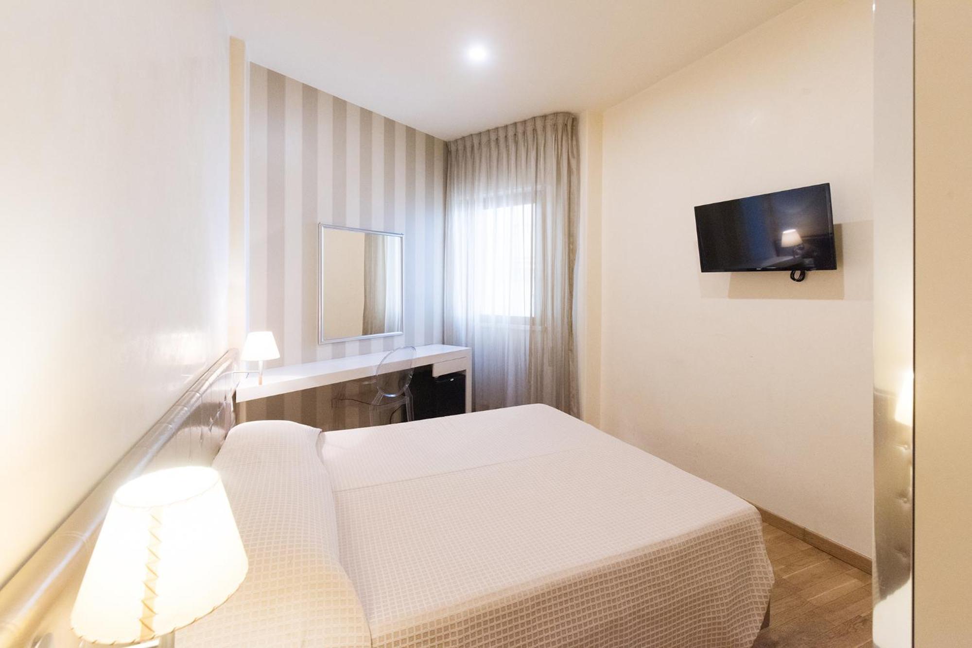 Standard Double Room,1225702754:JPEG