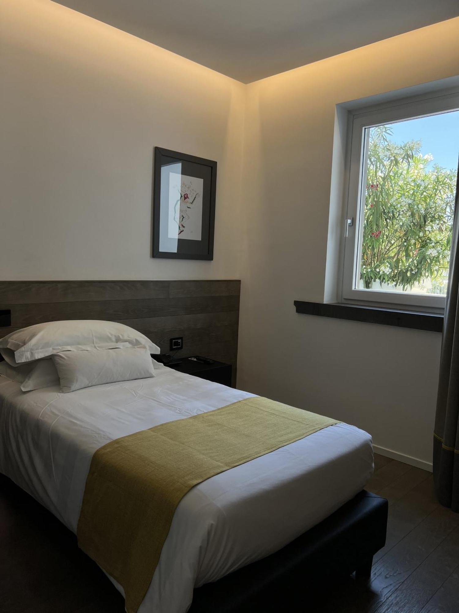 Single Room,1589128756:JPEG