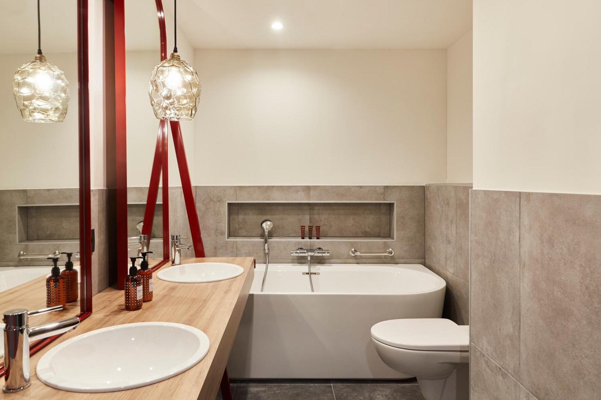 Double Suite Courtyard View