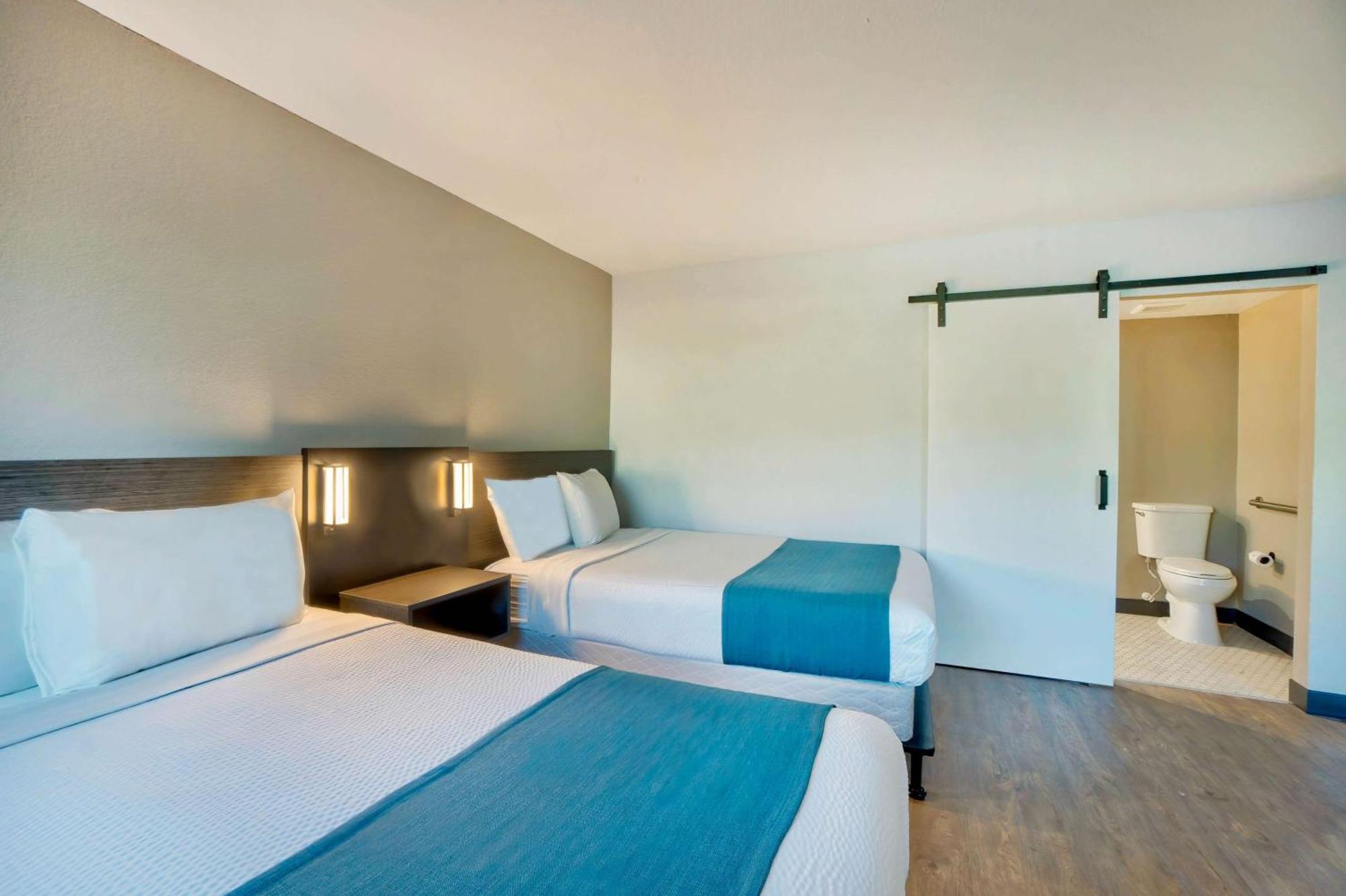 Quadruple Room Non-Smoking