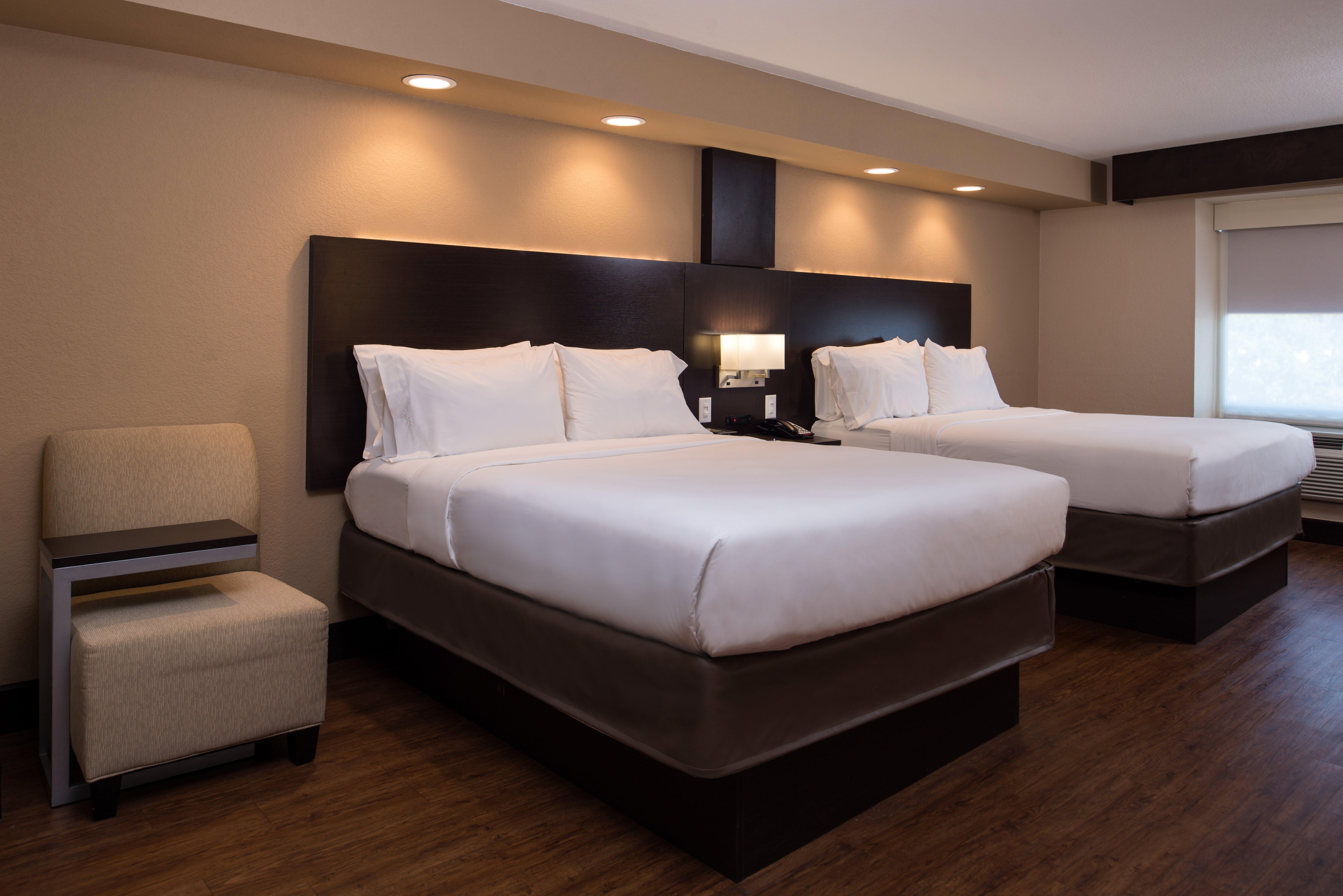Standard Queen Room Two Queen Beds Tub Mobility or Communications Accessible