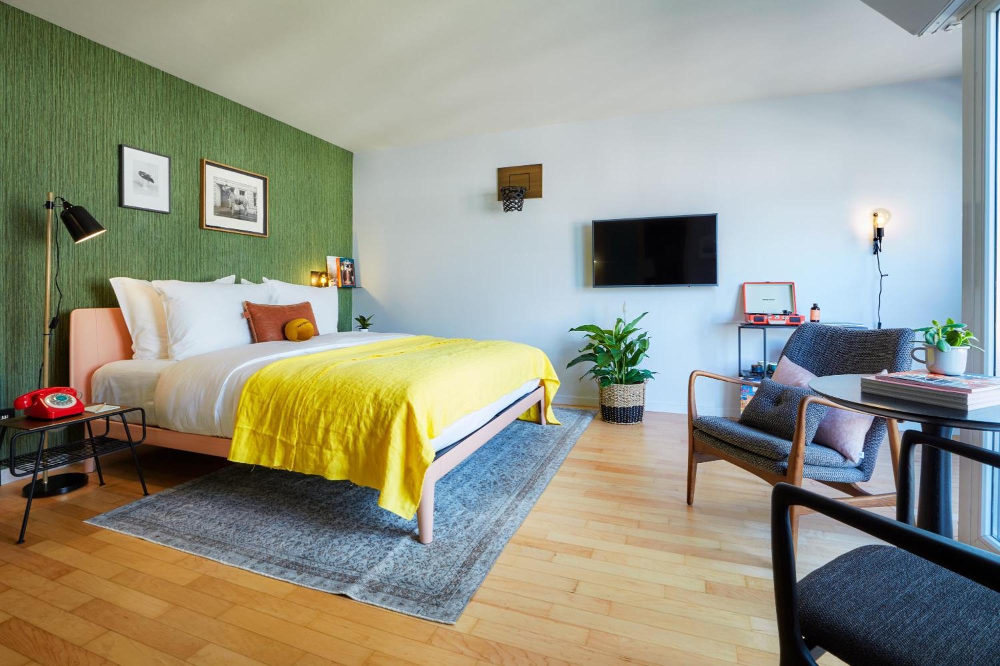 Extra Large Double Room,924202501:JPEG