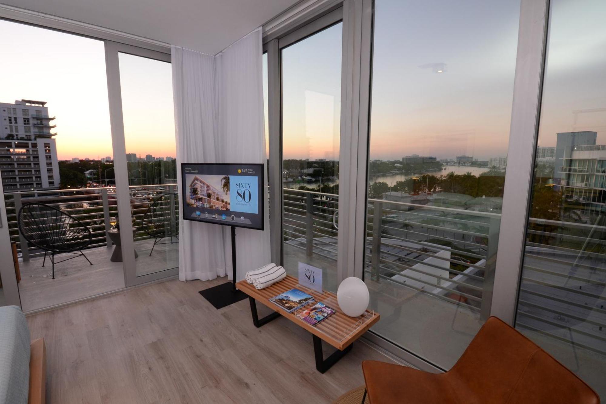 Penthouse Corner Studio Kitchenette Terrace,803783676:JPEG