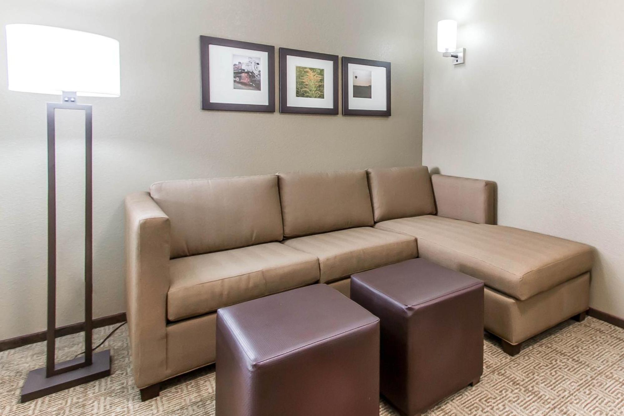 Queen Suite Two Queen Beds Sofa Bed Disability Access Non-Smoking