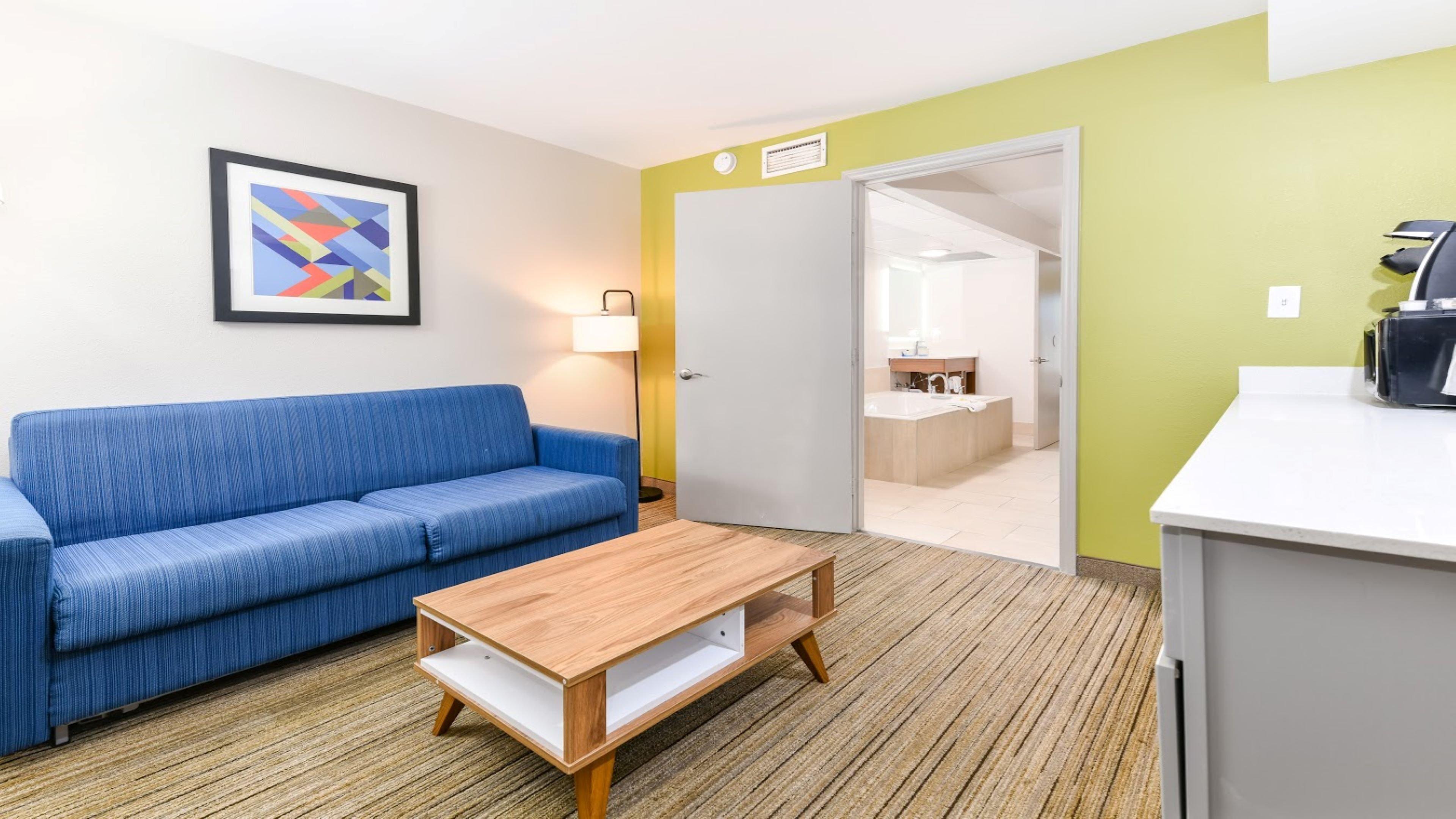One-Bedroom King Suite