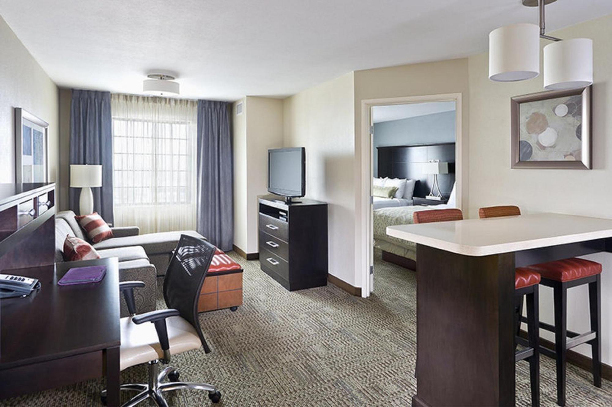 One-Bedroom King Suite