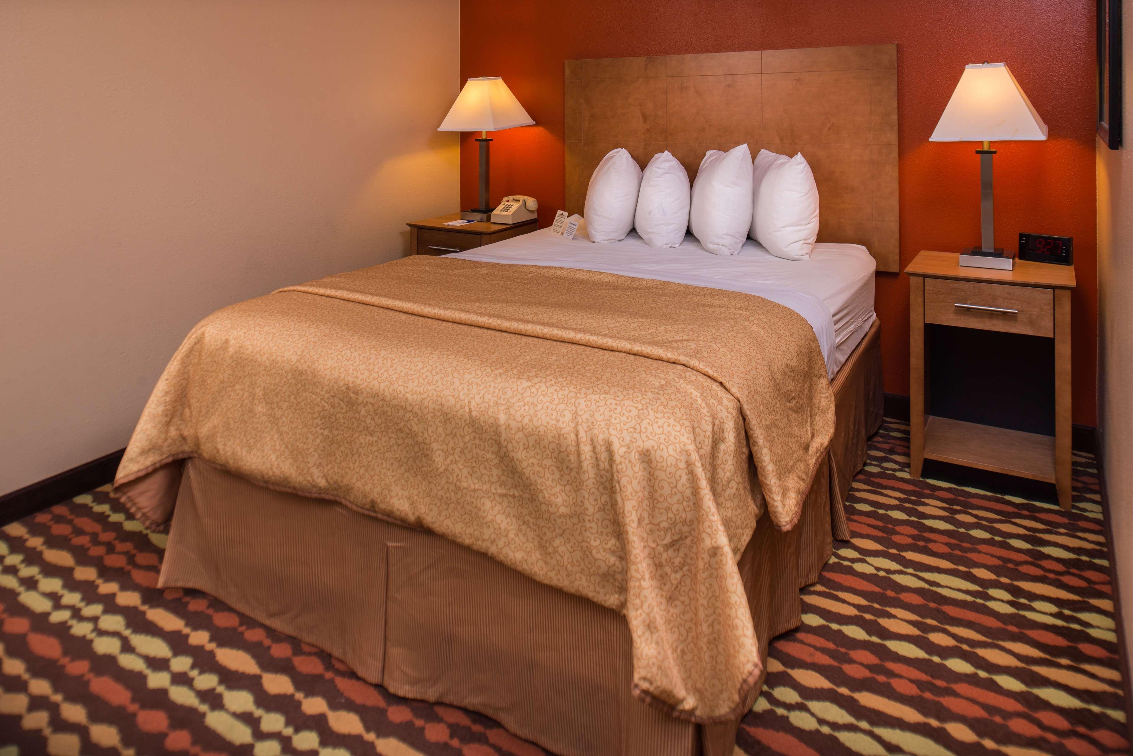 Queen Room Two Queen Beds
