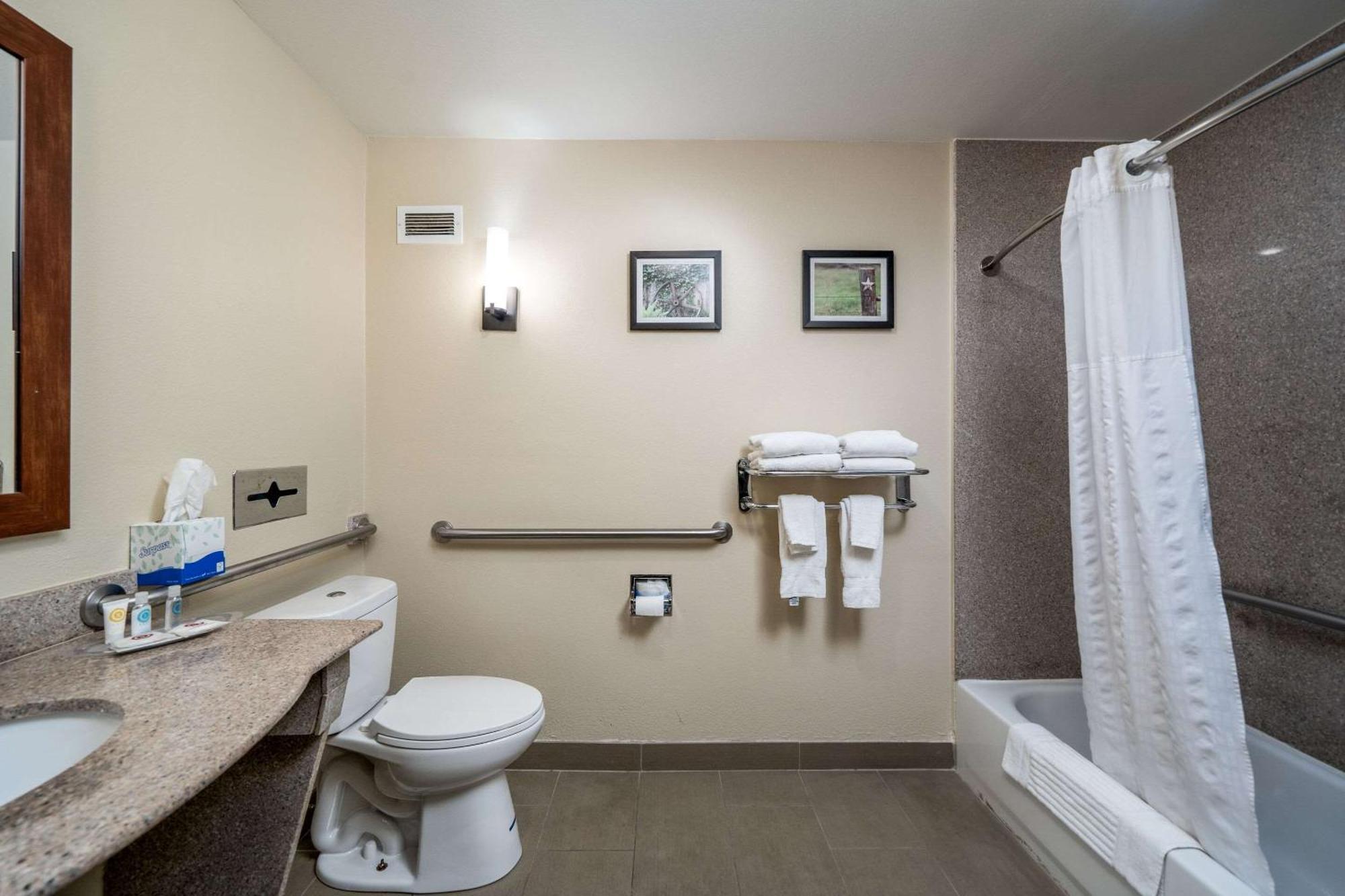 Queen Suite with Two Queen Beds - Disability Access/Non-Smoking