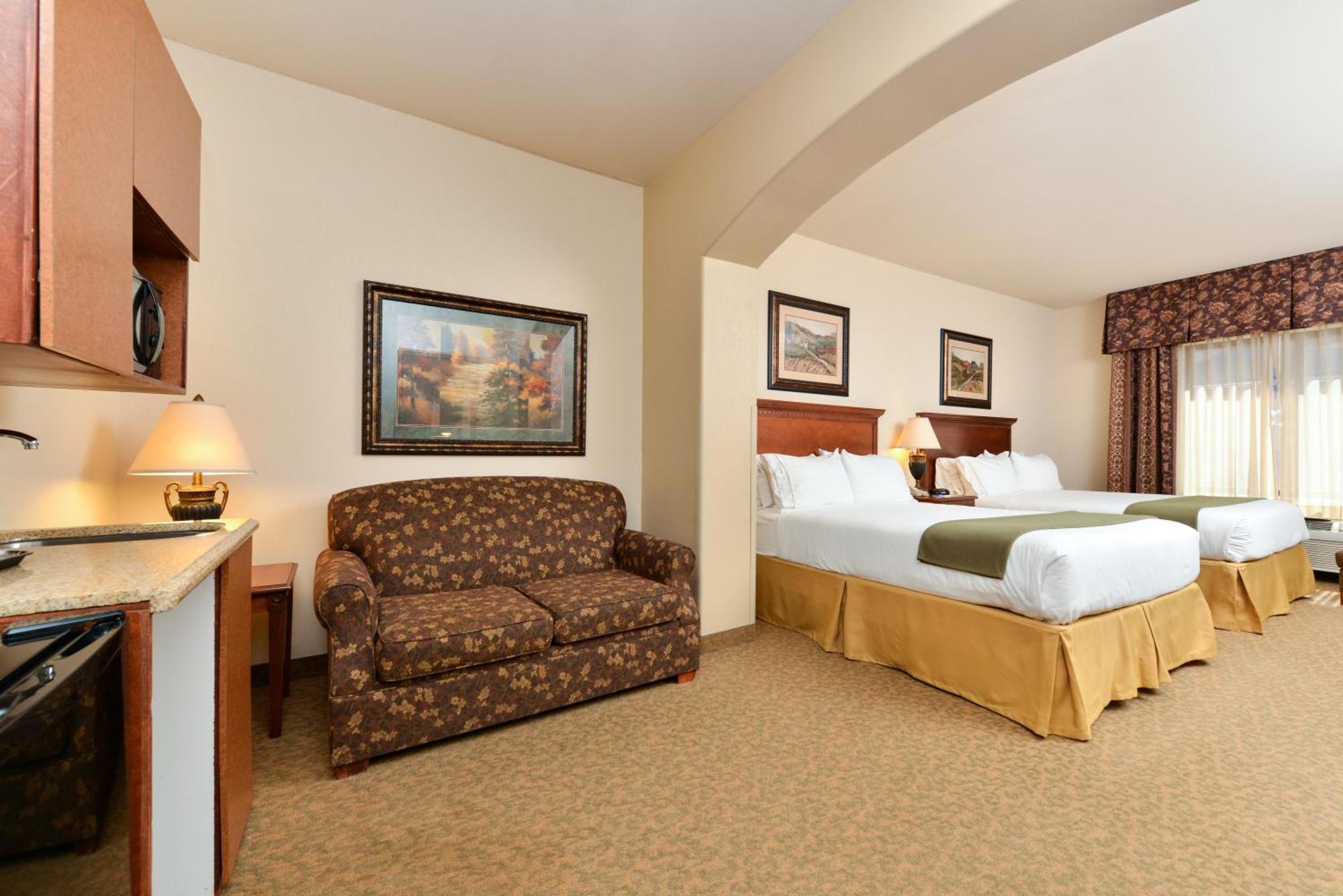 Two-Bedroom Suite,1257901564:JPEG