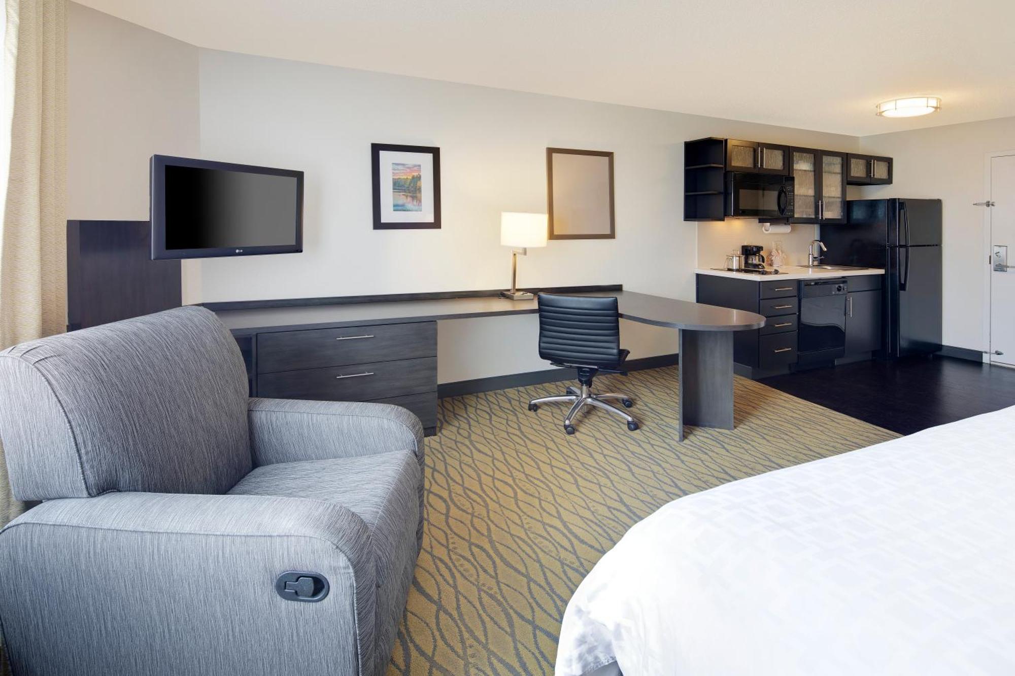 King Studio Suite